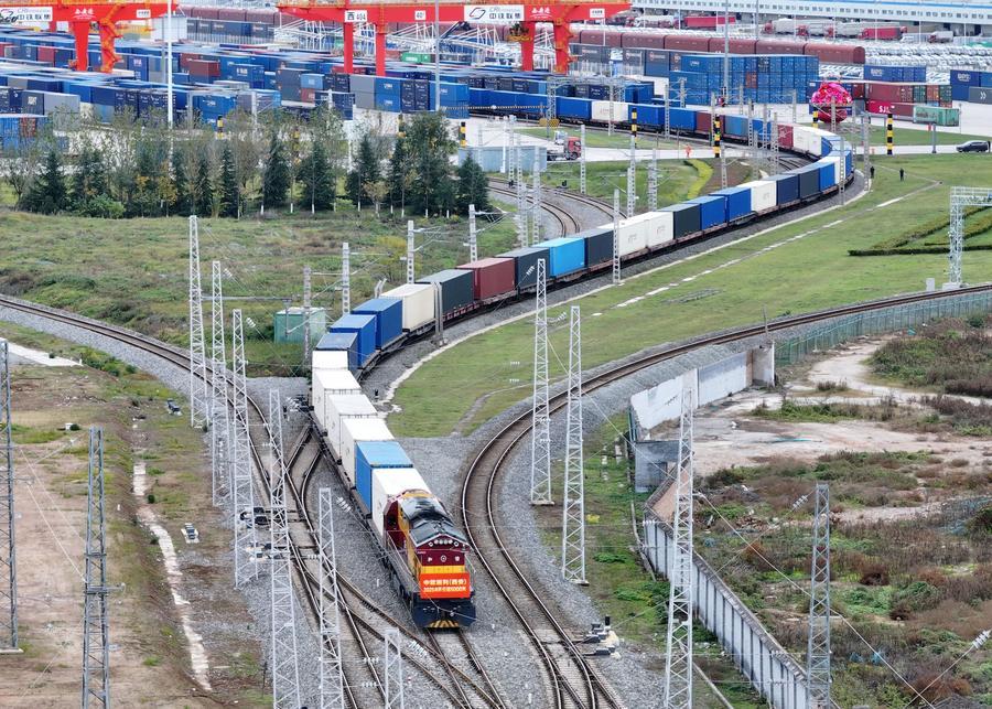 A China-Europe freight train departs from the Xi'an International Port Station in Xi'an, Shaanxi Province in northwest China, November 17, 2025. /Xinhua