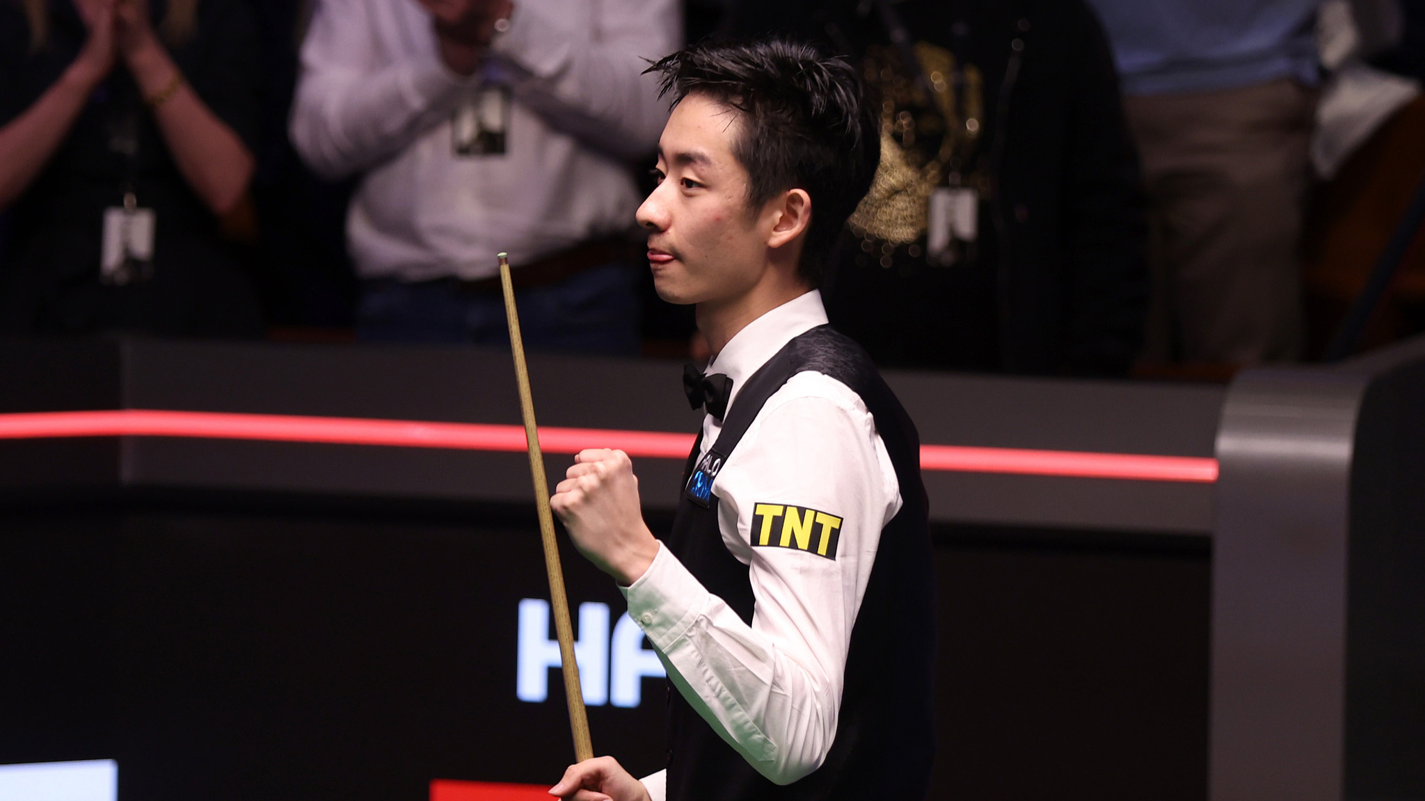 Wu Yize edges Mark Allen, advances to World Snooker Championship final