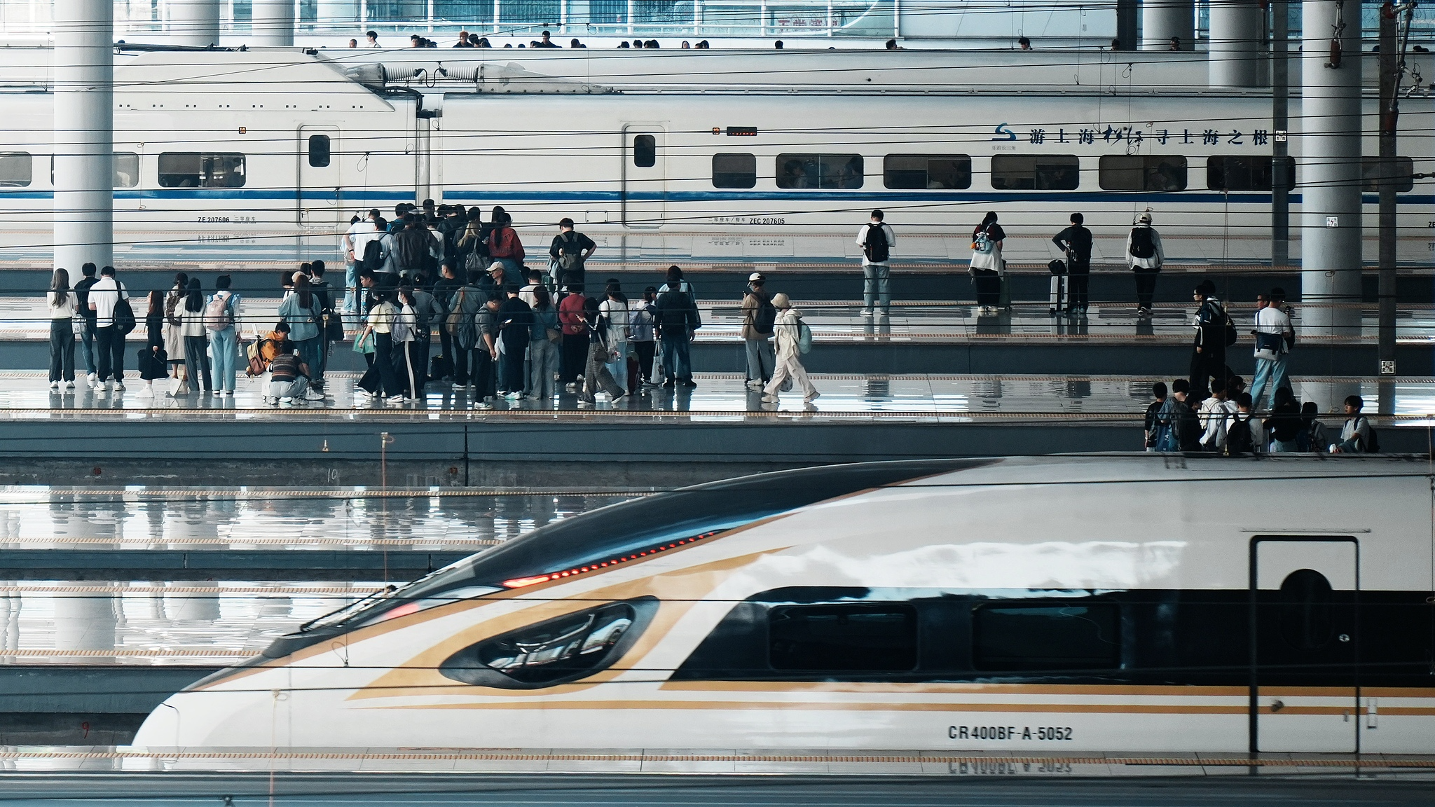 High-speed trains stand at Hangzhou East Railway Station in Hangzhou, Zhejiang Province, on May 5, 2026. /VCG