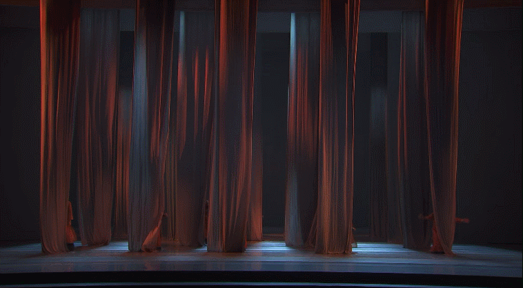 Women's group dance of the drying scene in dance drama Dye House. /Shandong Song and Dance Theater