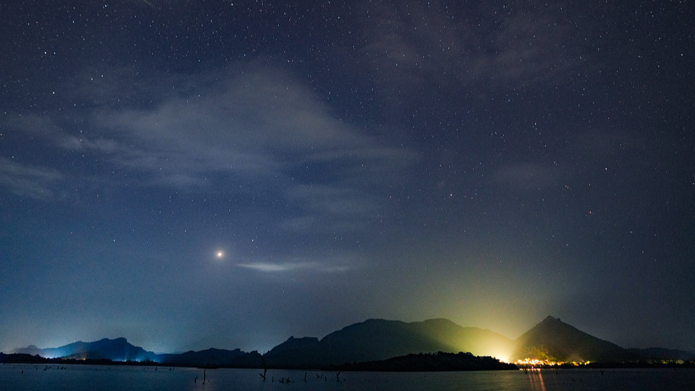 The Eta Aquariids meteor shower appears over the night sky in Kandalama, Sri Lanka, May 5, 2024. /VCG