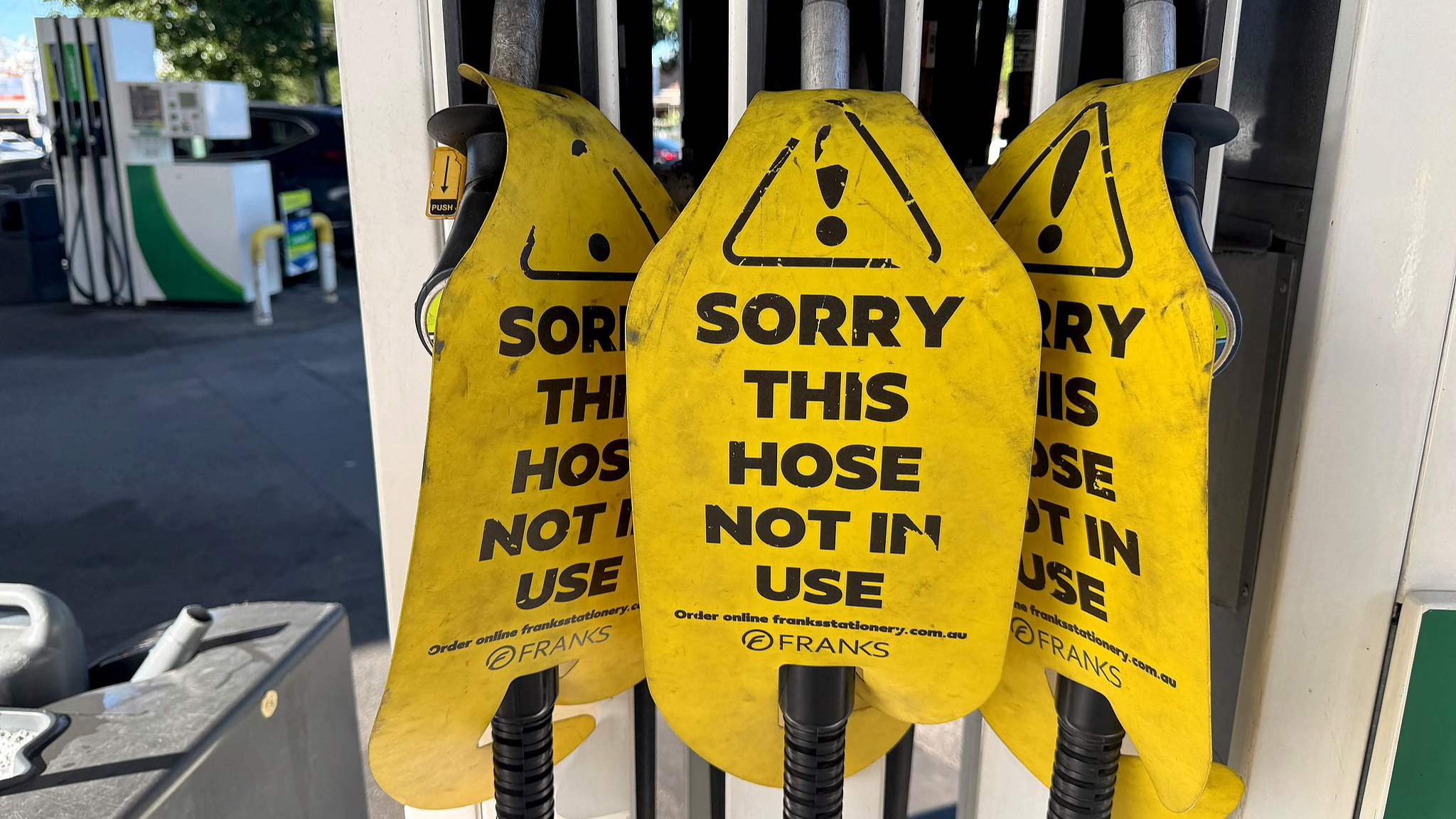 A photo taken on April 16, 2026 shows empty petrol bowsers at a BP petrol station in Melbourne, Australia. /VCG