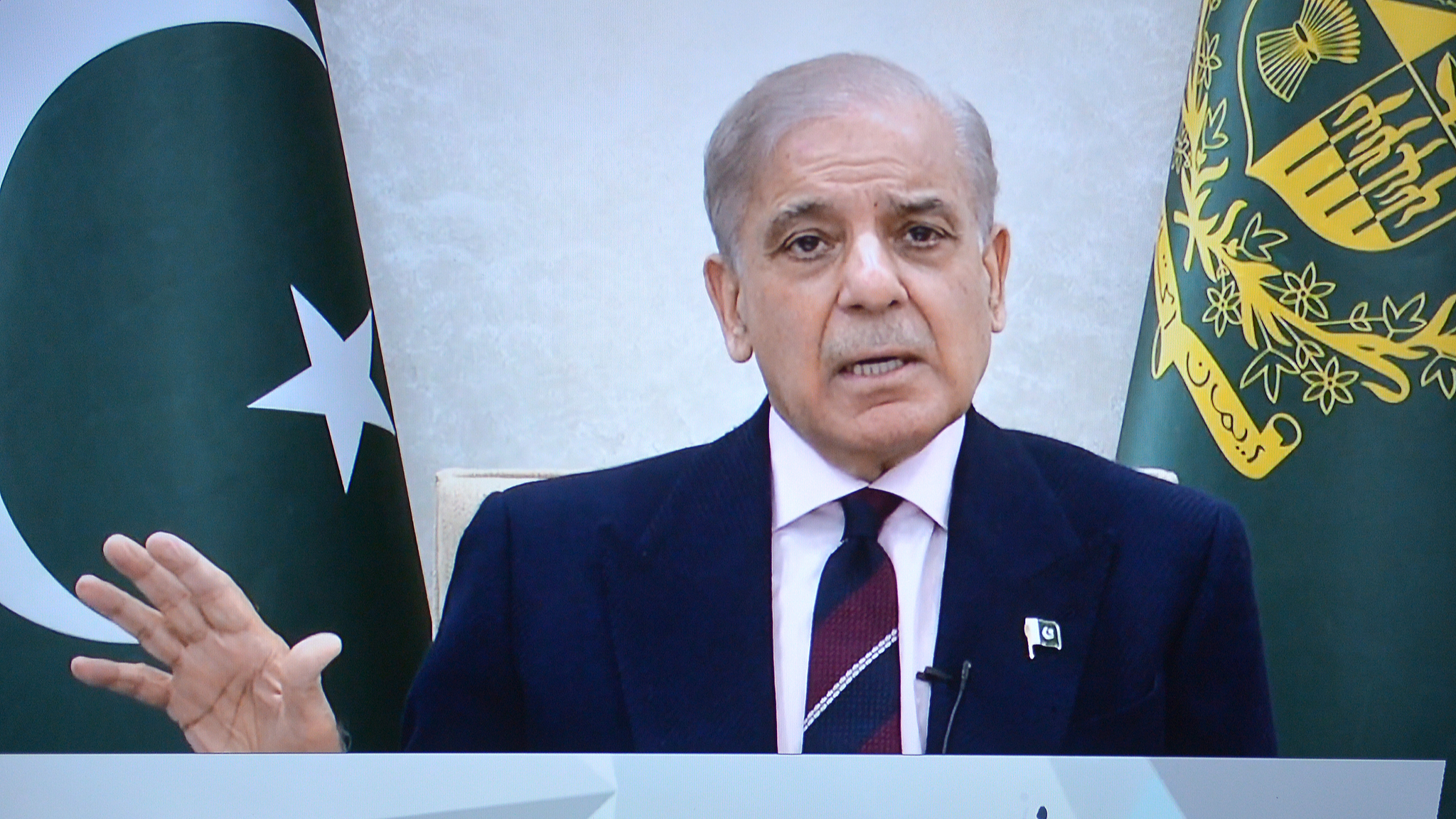 Pakistan condemns attacks on UAE, urges diplomatic de-escalation