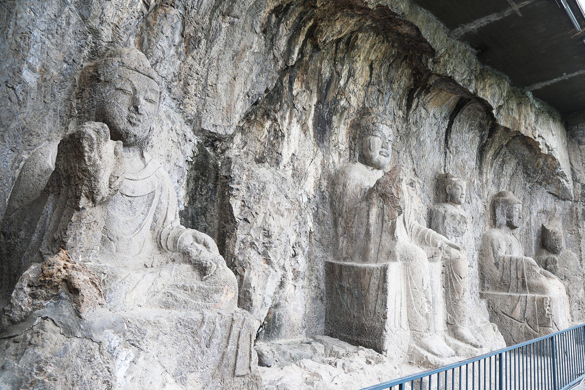 Cliffside statues are seen at the Longmen Grottoes in Luoyang, Henan Province. /CGTN