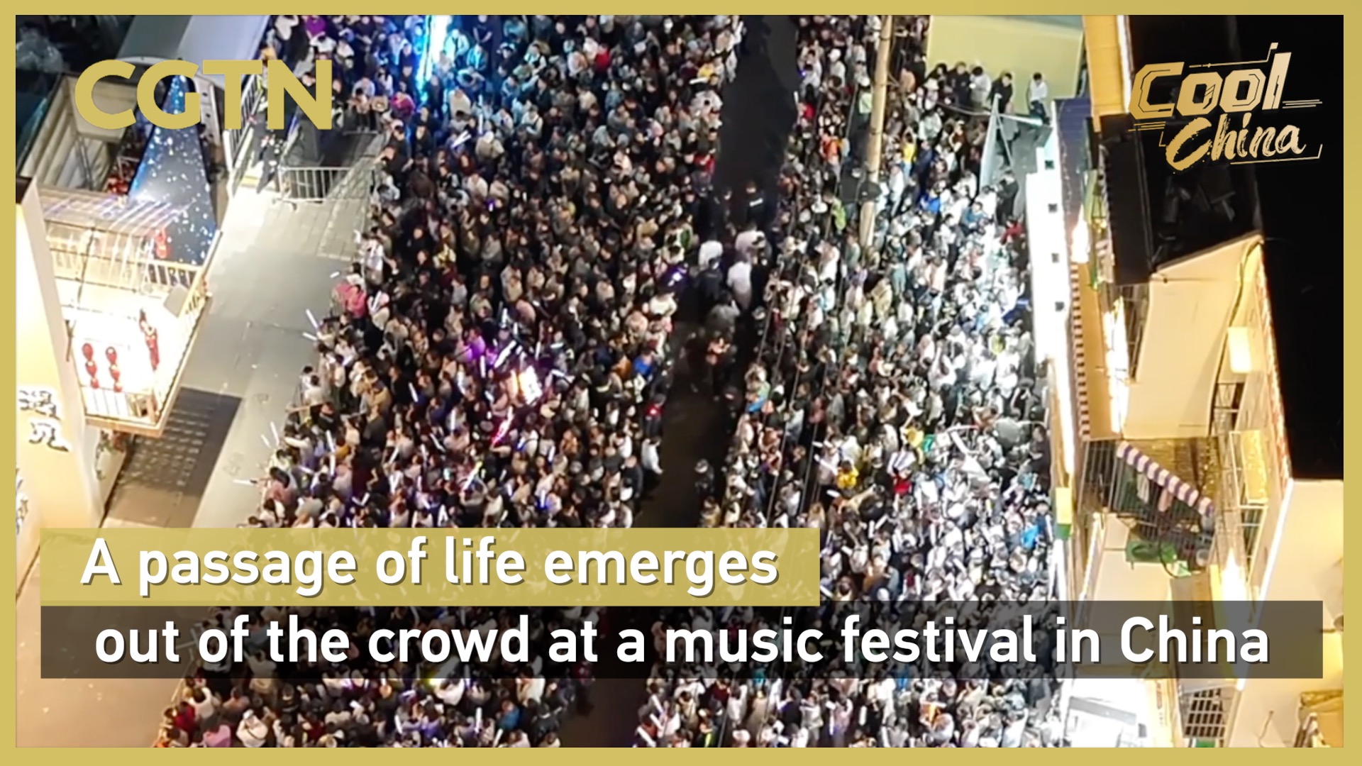 Passage of life emerges out of crowd at music festival in China