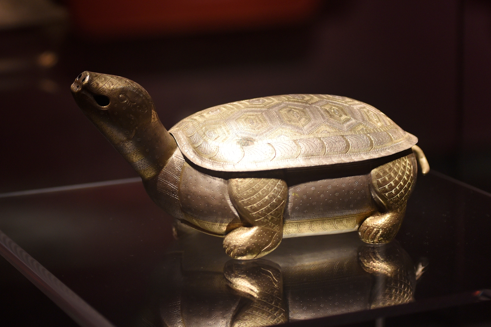 Explore Tang imperial treasures and sacred relics at Shaanxi's Famen Temple