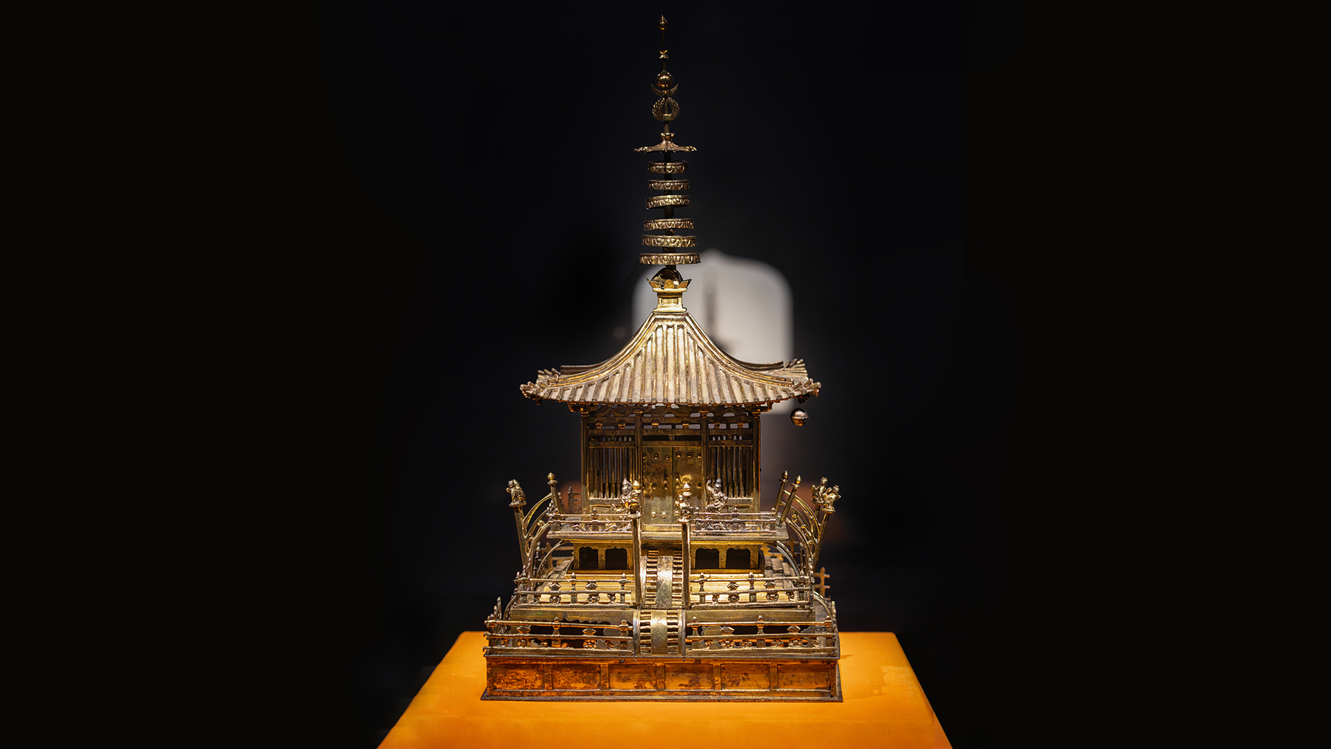 Explore Tang imperial treasures and sacred relics at Famen Temple