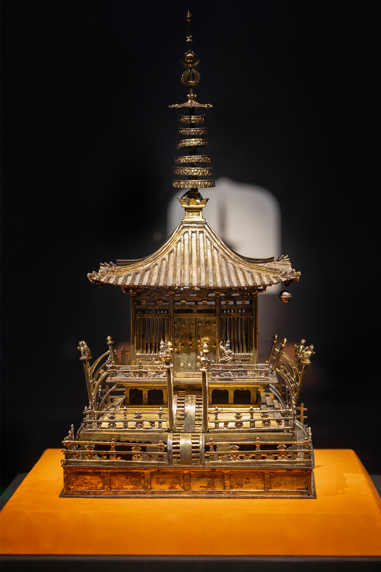 Explore Tang imperial treasures and sacred relics at Shaanxi's Famen Temple