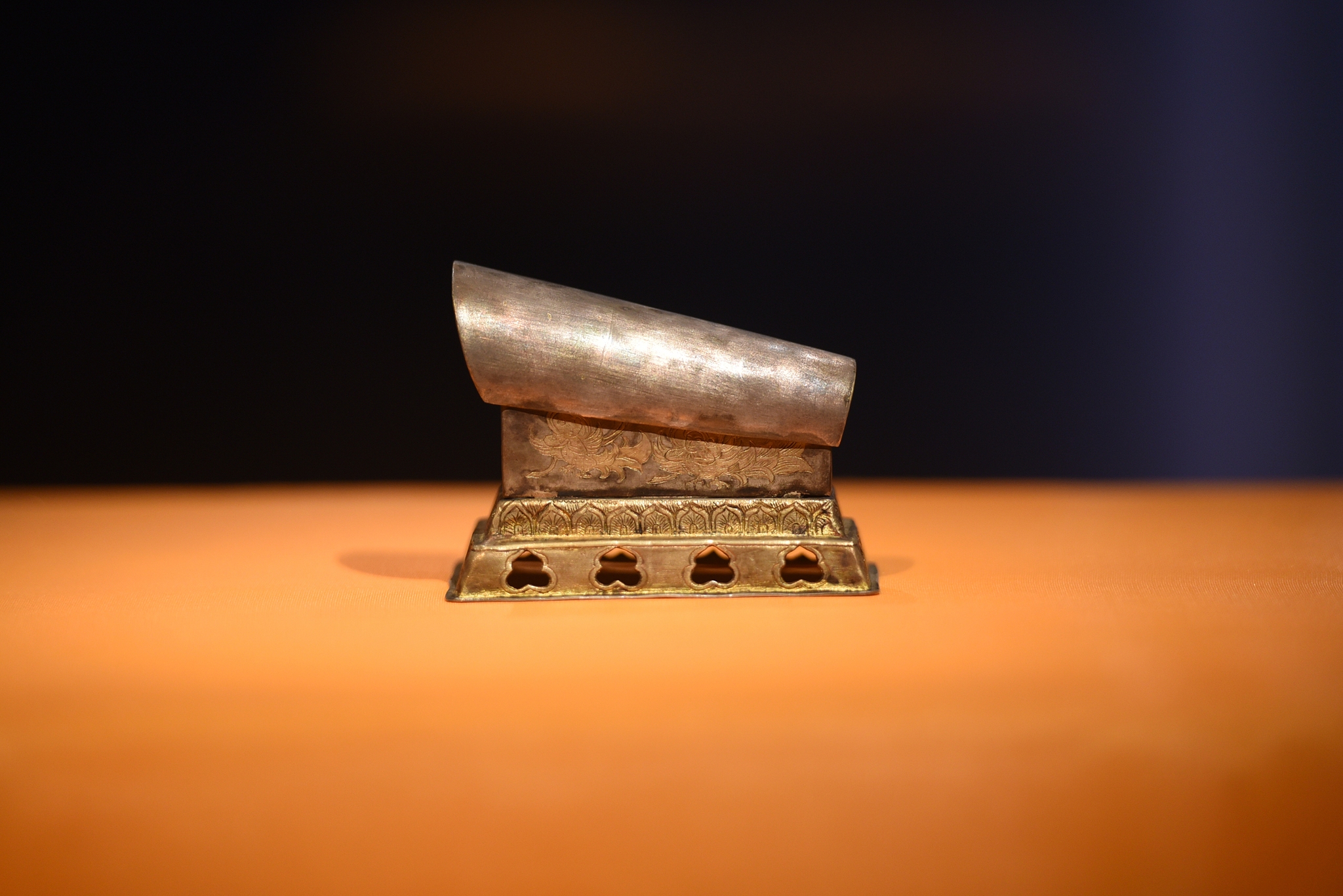 Explore Tang imperial treasures and sacred relics at Shaanxi's Famen Temple