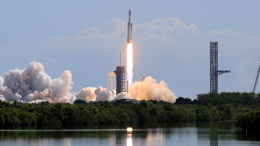 A SpaceX Falcon Heavy rocket launches from Kennedy Space Center's Launch Pad, April 29, 2026. /VCG