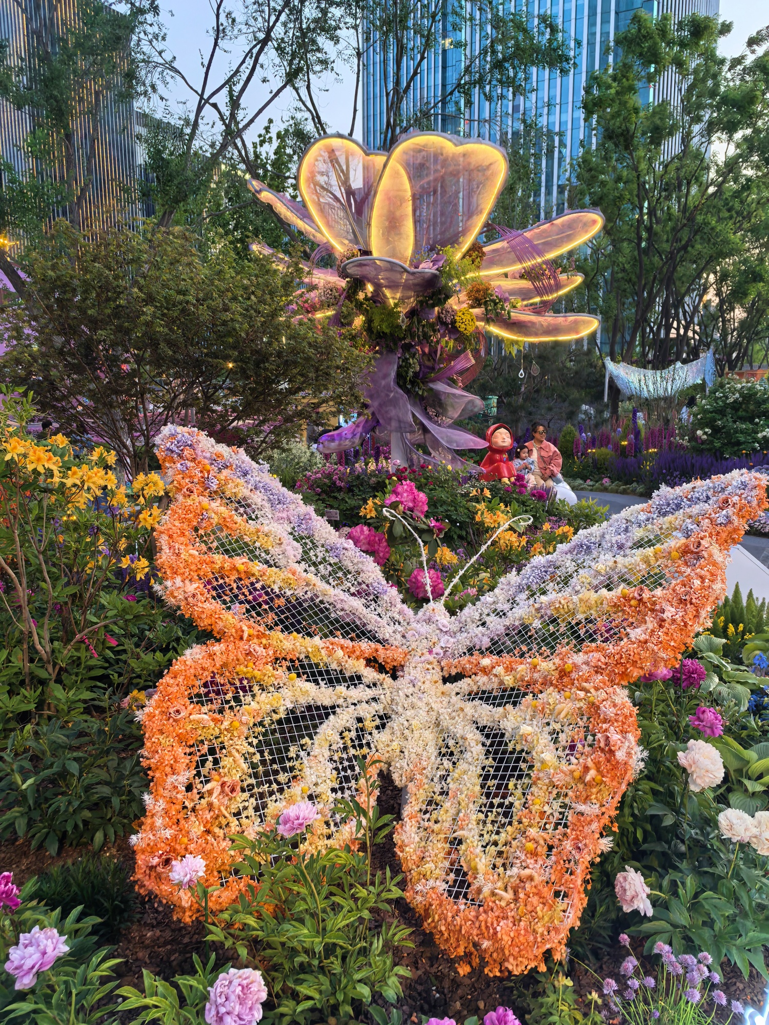 A floral display of the 2026 Beijing International Flower Show is seen in Beijing on May 4, 2026. /CGTN