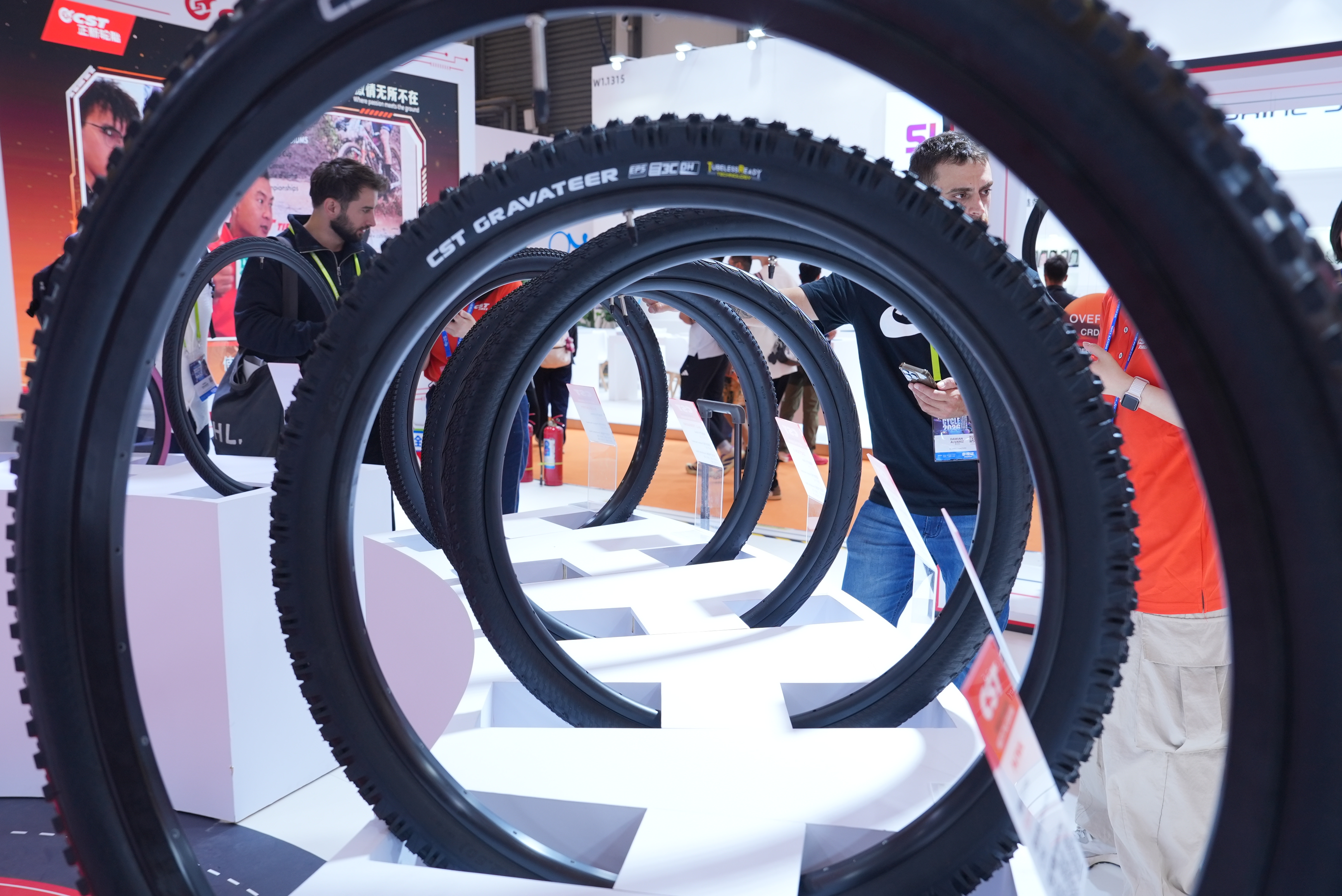 Chinese Manufacturing Powers Global Green Mobility