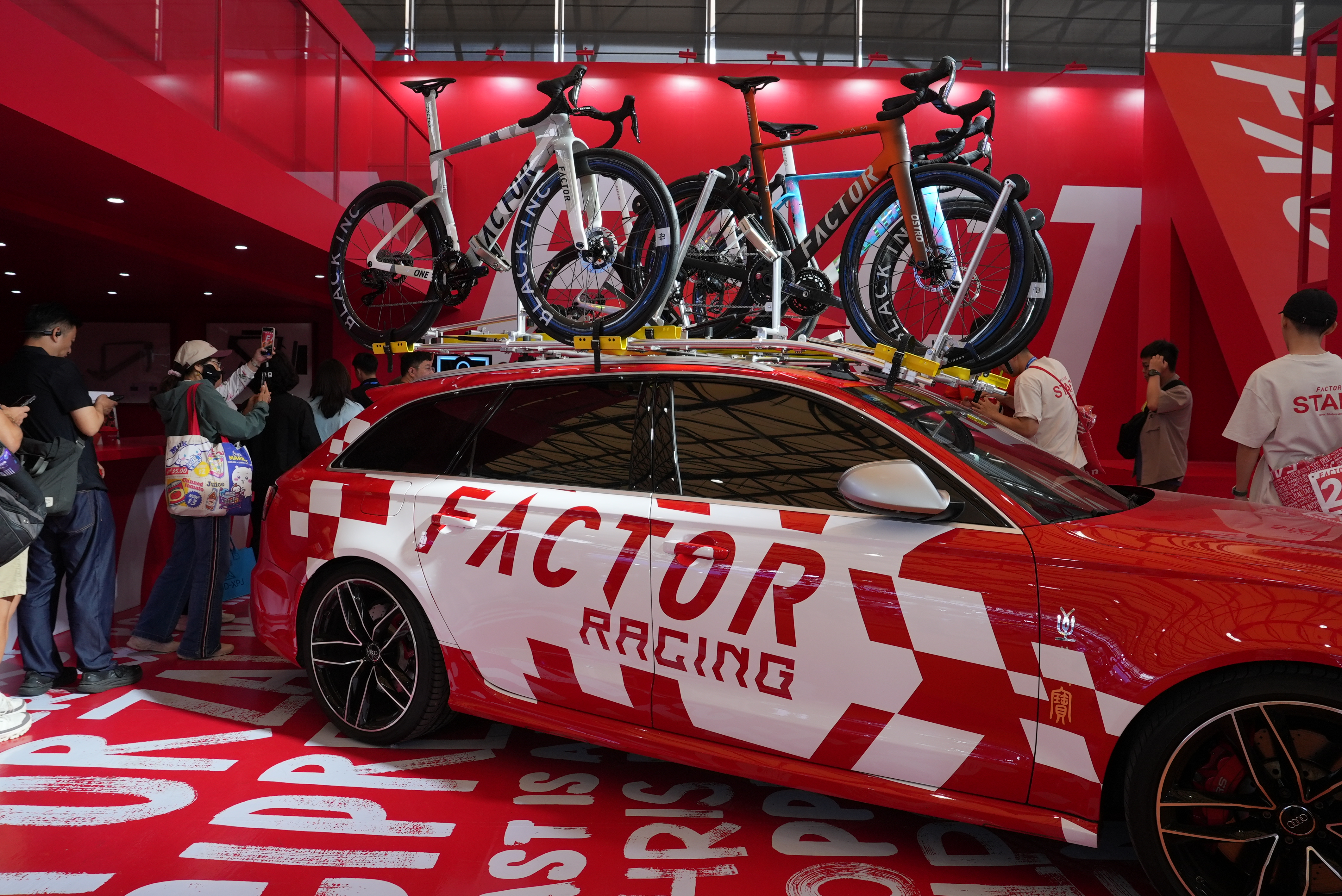 Chinese Manufacturing Powers Global Green Mobility