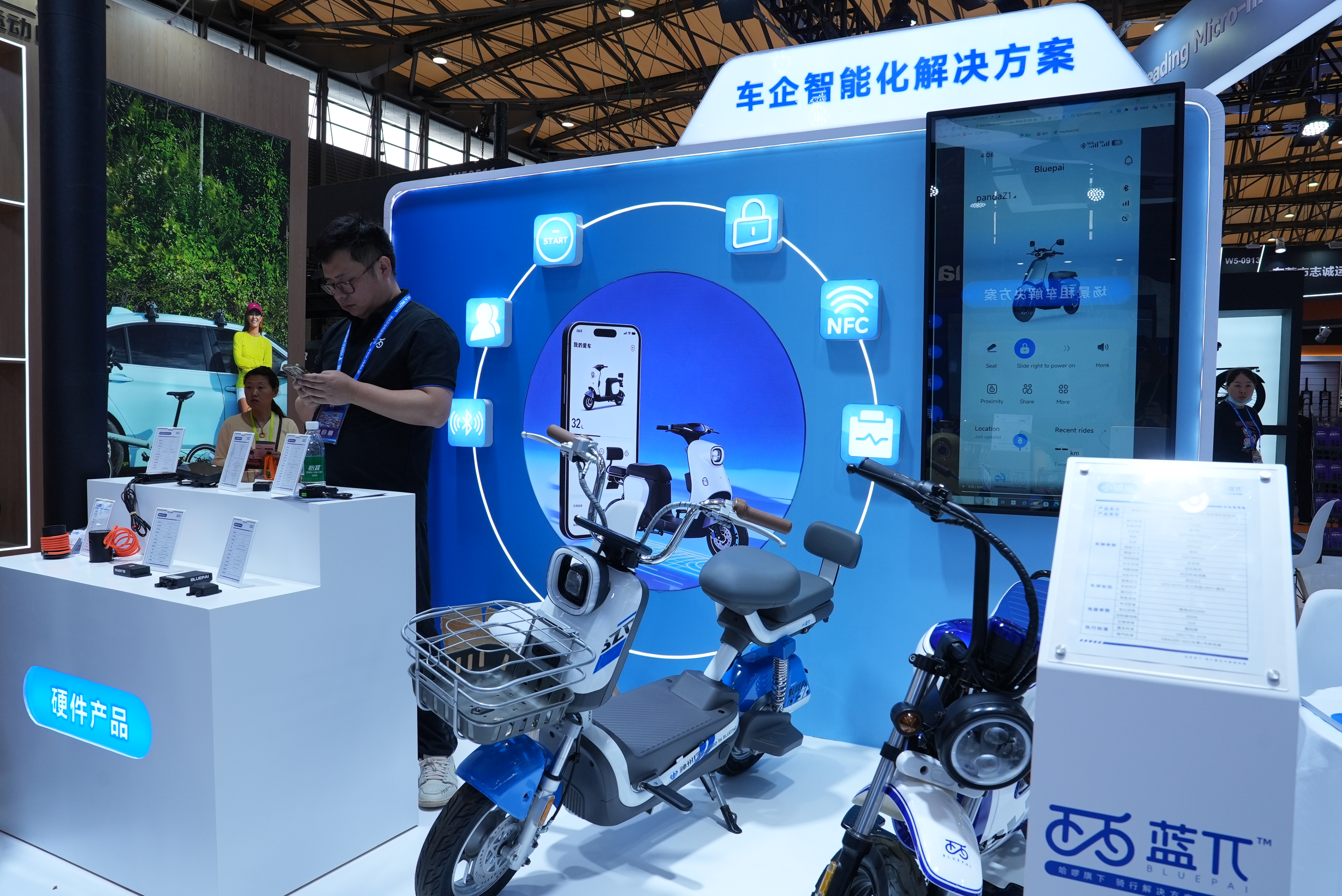 Chinese Manufacturing Powers Global Green Mobility