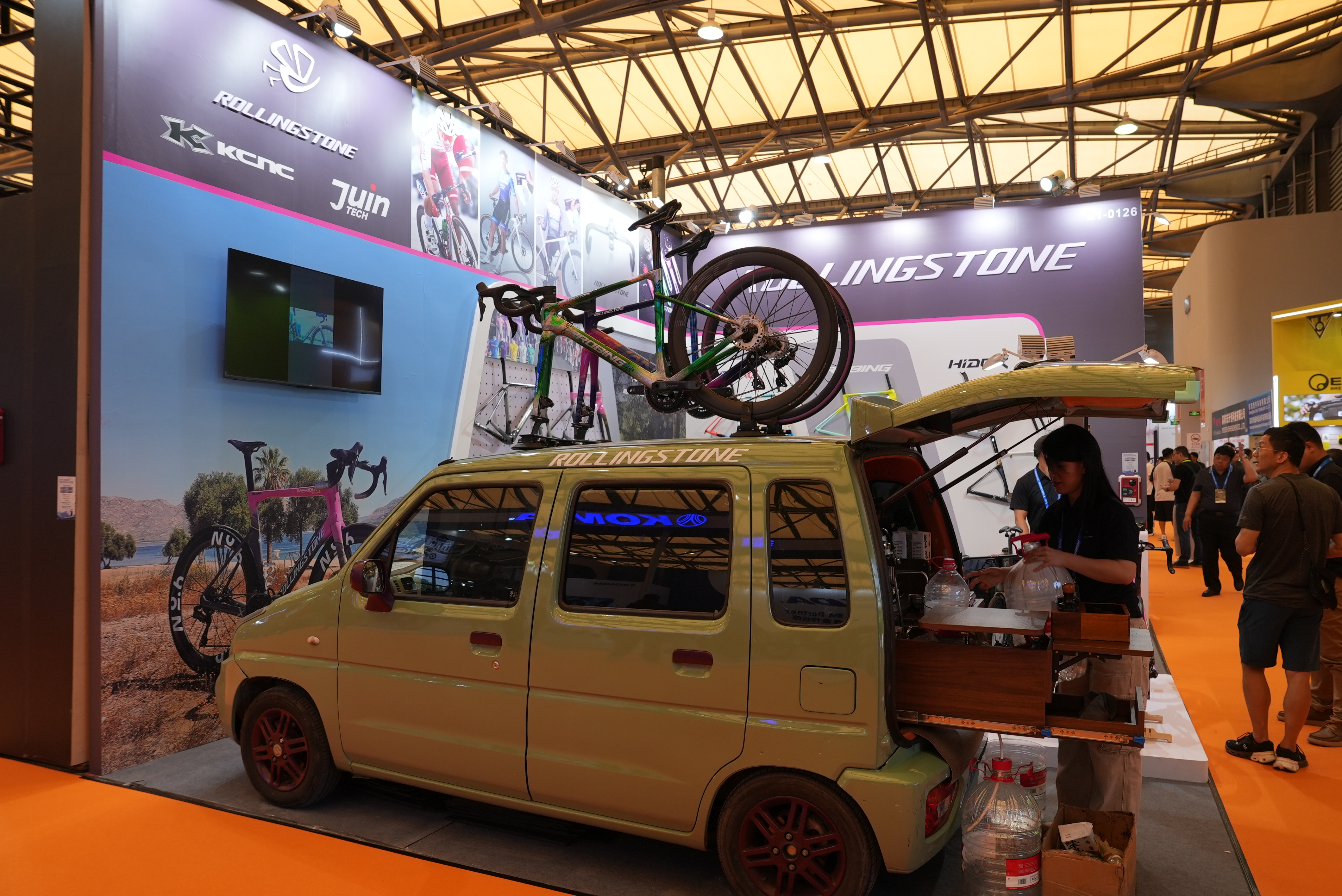 Chinese Manufacturing Powers Global Green Mobility