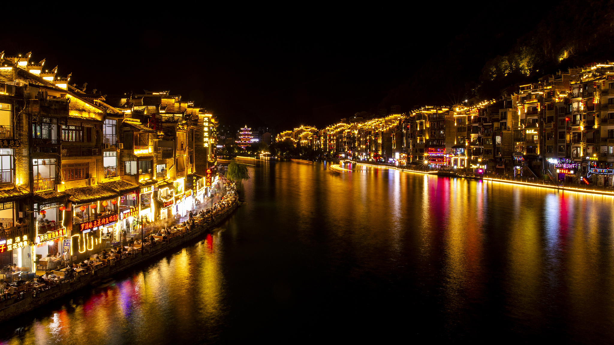 Zhenyuan ancient town in Qiandongnan, Guizhou Province. /VCG