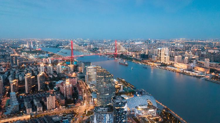 Live: Dazzling nightscape at Shanghai's Yangpu Riverside