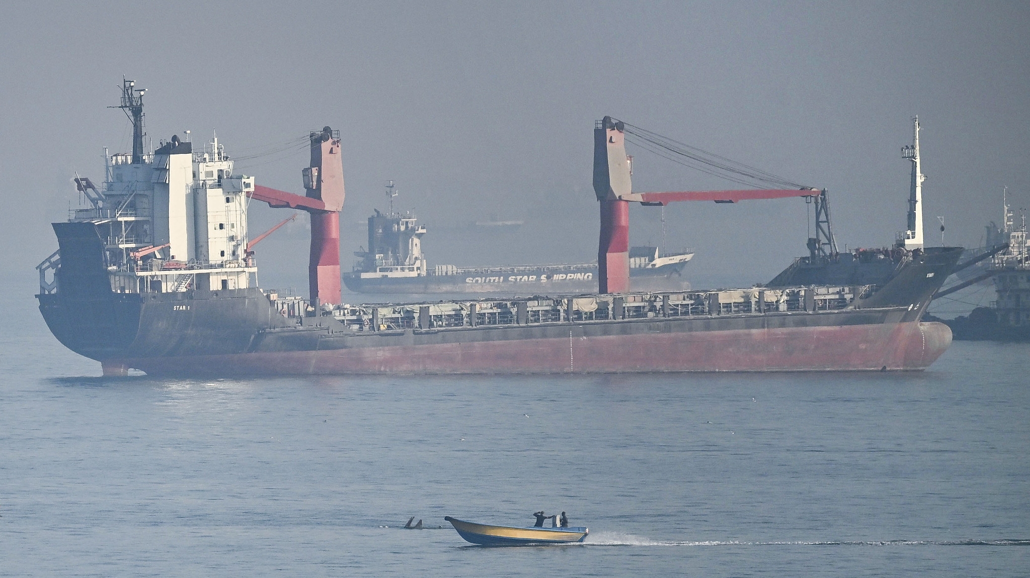 Vessels in the Strait of Hormuz off Bandar Abbas, southern Iran, May 5, 2026. /VCG