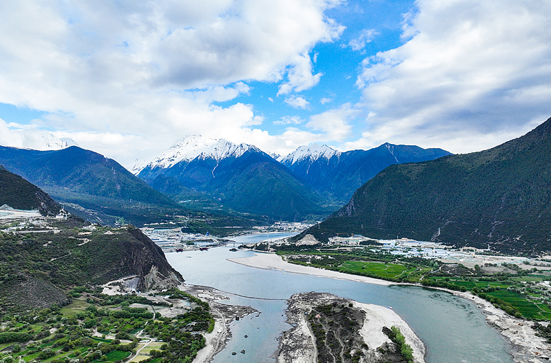 The Yarlung Zangbo Grand Canyon displays beautiful scenery near Suosong Village, Paizhen County, Miling City, Xizang Autonomous Region, May 8, 2026. /VCG