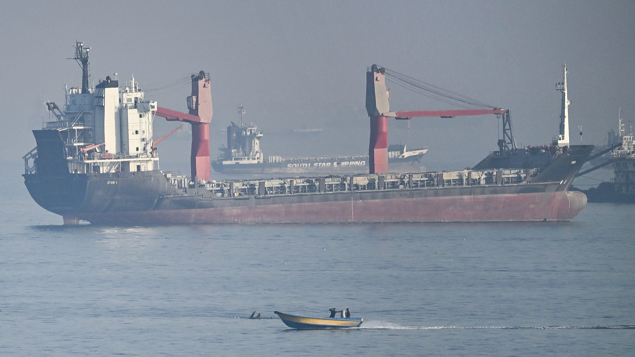 Vessels in the Strait of Hormuz off Bandar Abbas, Iran, May 5, 2026. /VCG
