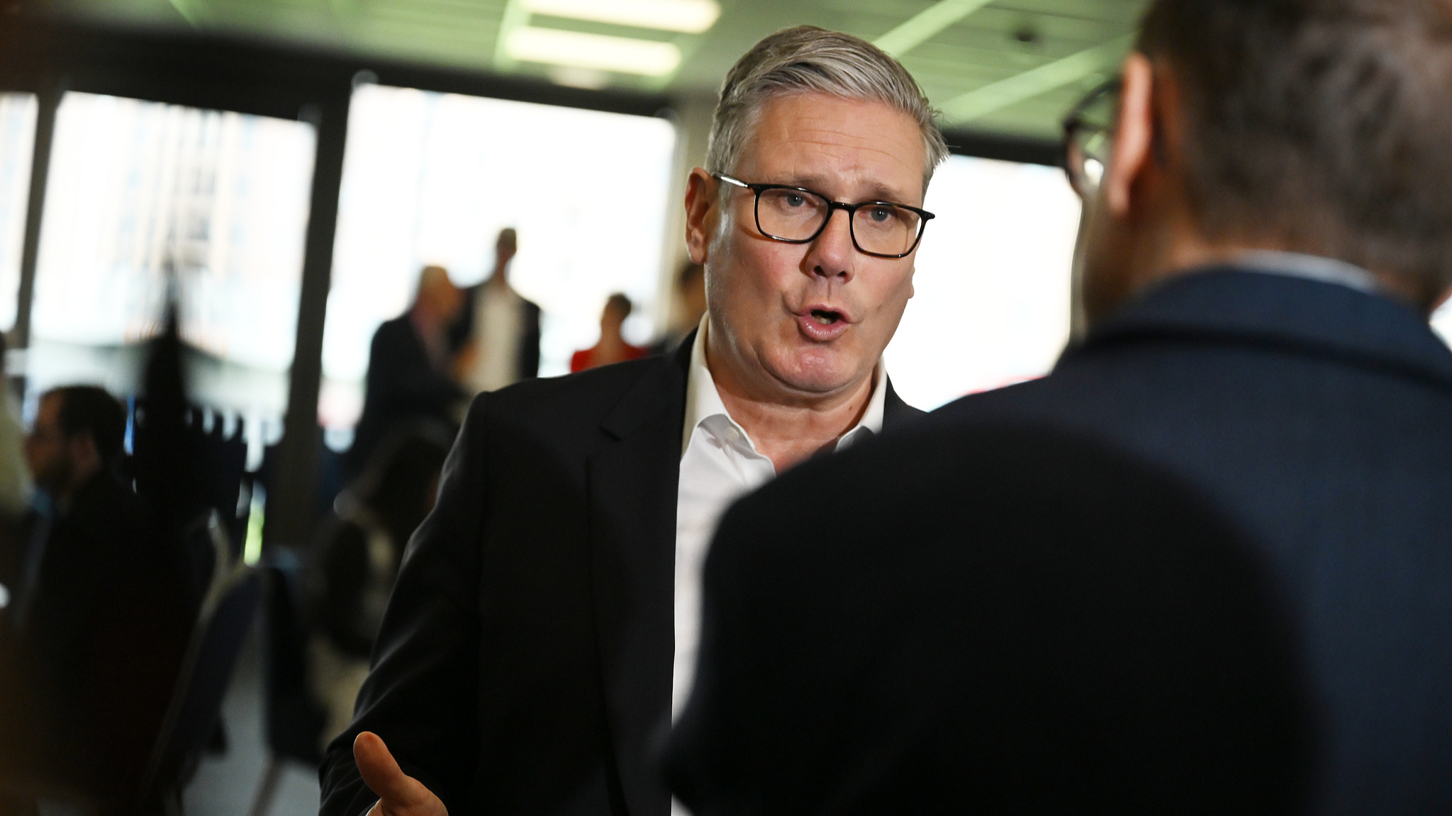 Labour loses ground in local elections as Reform UK surges