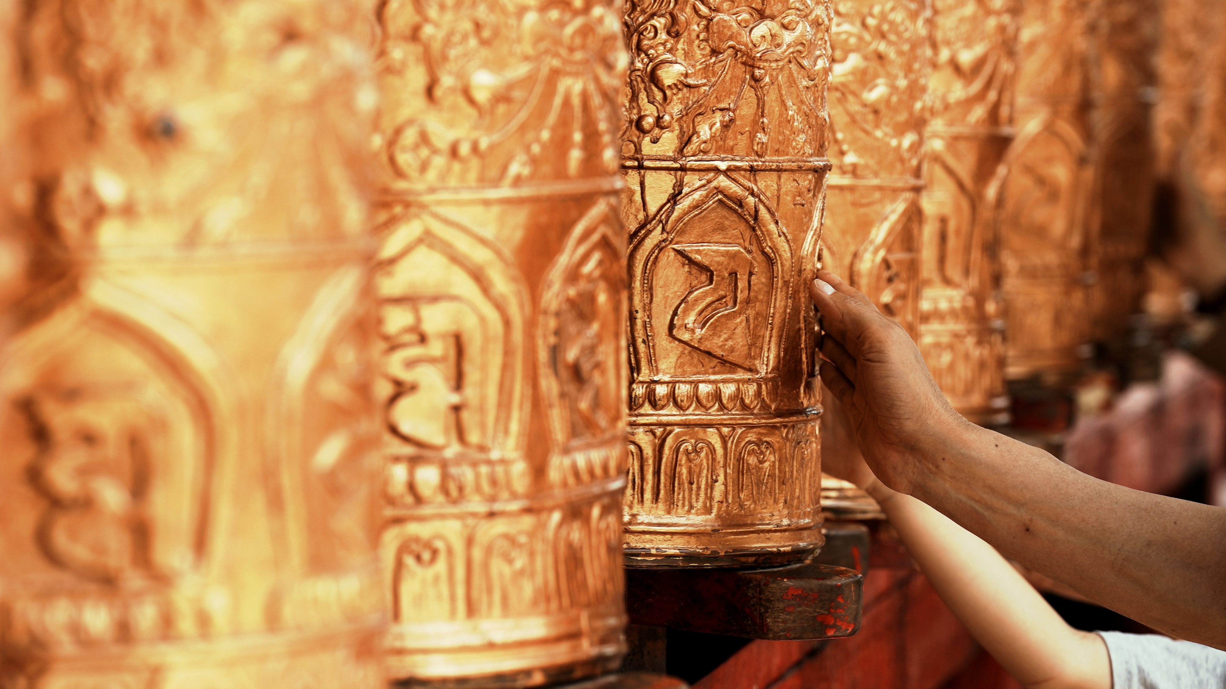 Xizang Snapshots: The rhythm of faith in Lhasa