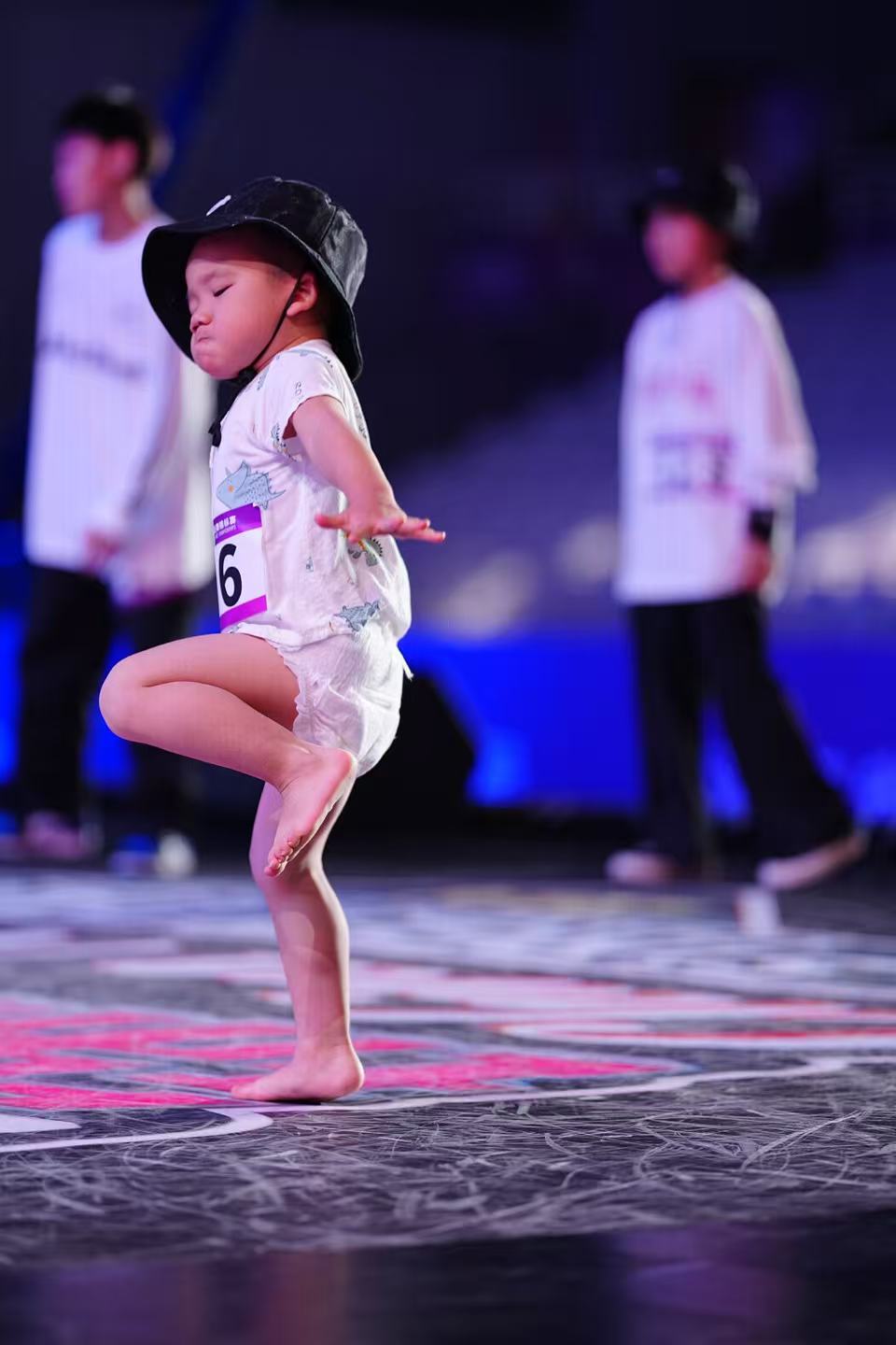 At the age of 3, Beng Beng took part in a national breakdancing competition and gained online attention for his impressive skill and being the youngest competitor there. /Luo Jiajian