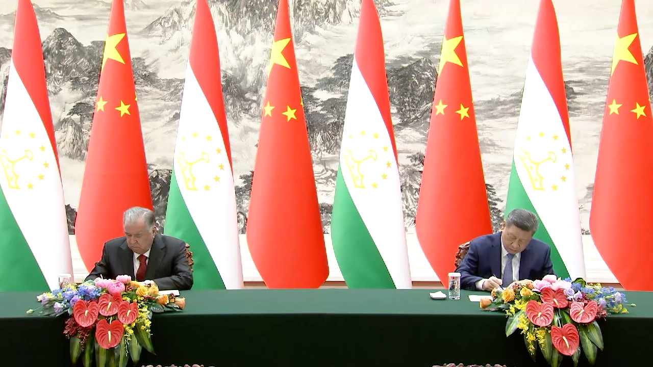 Chinese, Tajik presidents attend cooperation documents signing ceremony