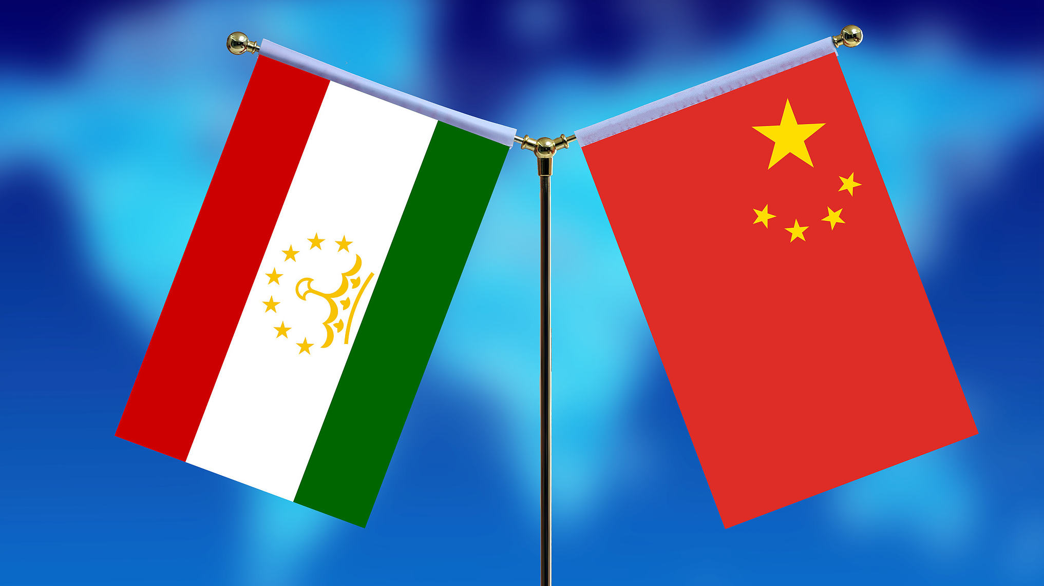 National flags of China (R) and Tajikistan. /VCG