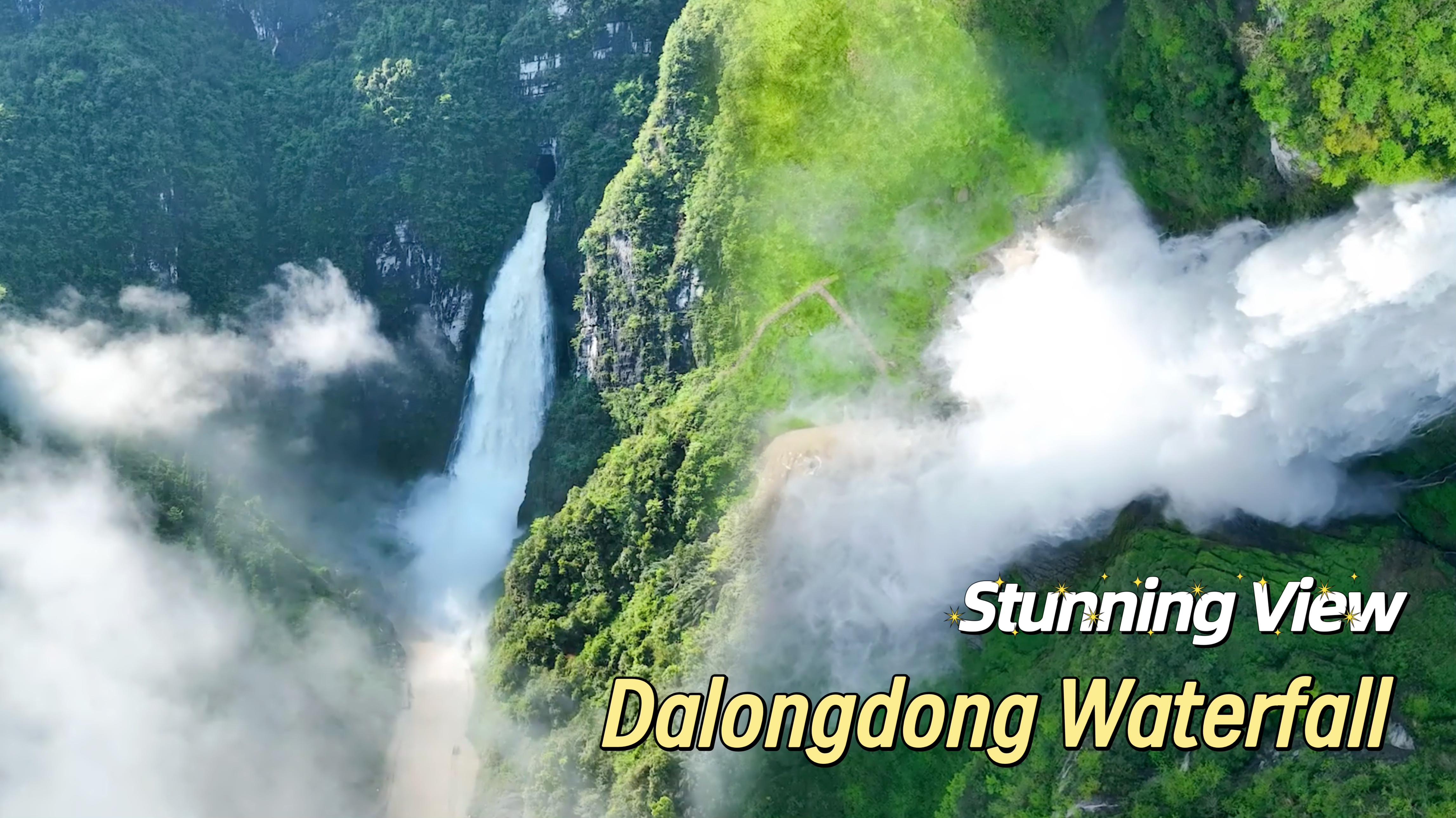 Early Summer Brings Peak Beauty to Dalongdong Waterfall in Xiangxi