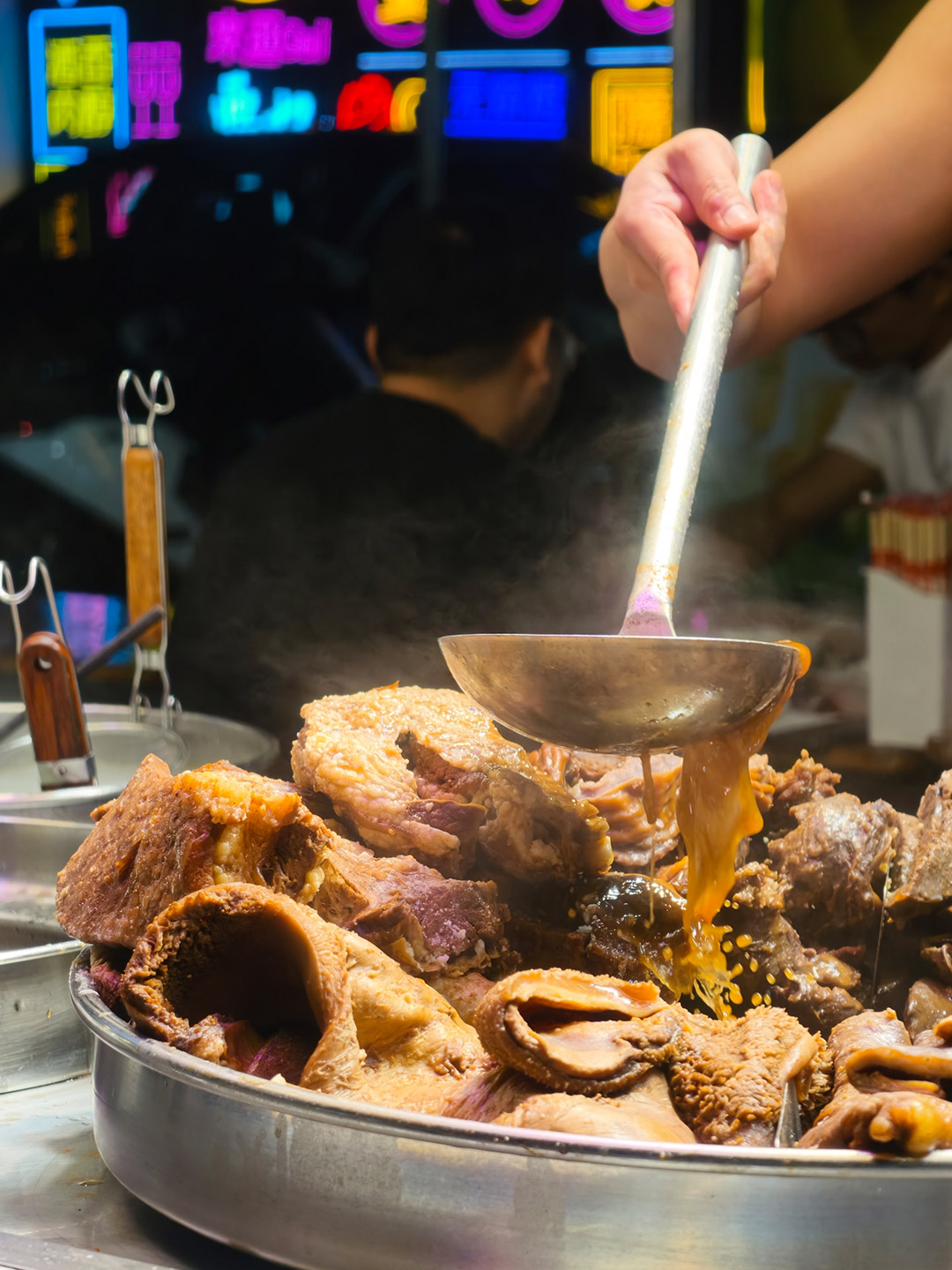 A view of night markets in Shenzhen /CGTN