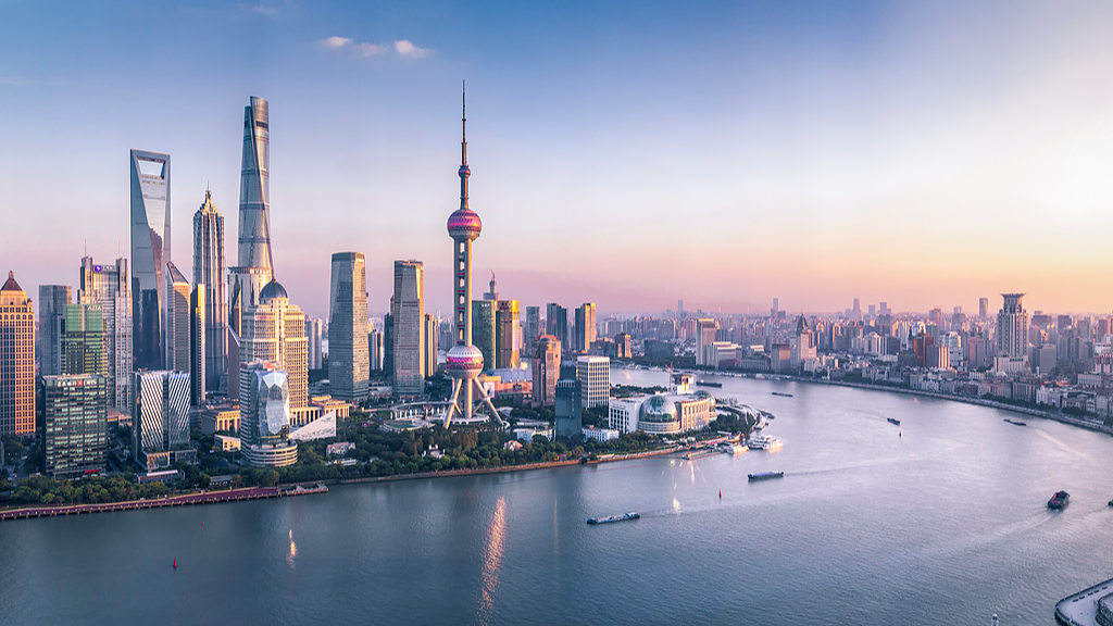 Live: Enchanting daytime views of Shanghai along Huangpu River