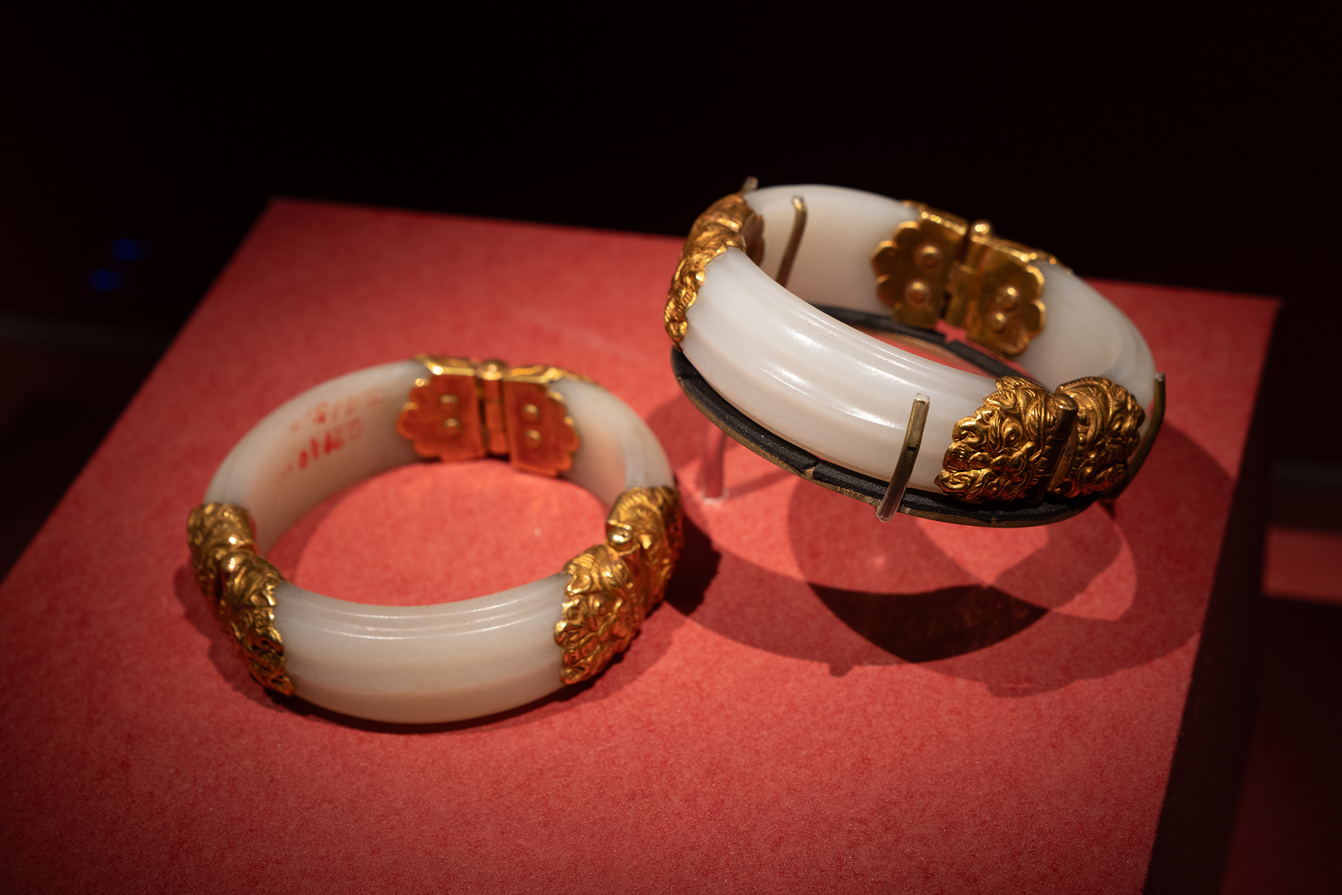 Ancient auspicious jewelry: The exquisite splendor of gold and jade