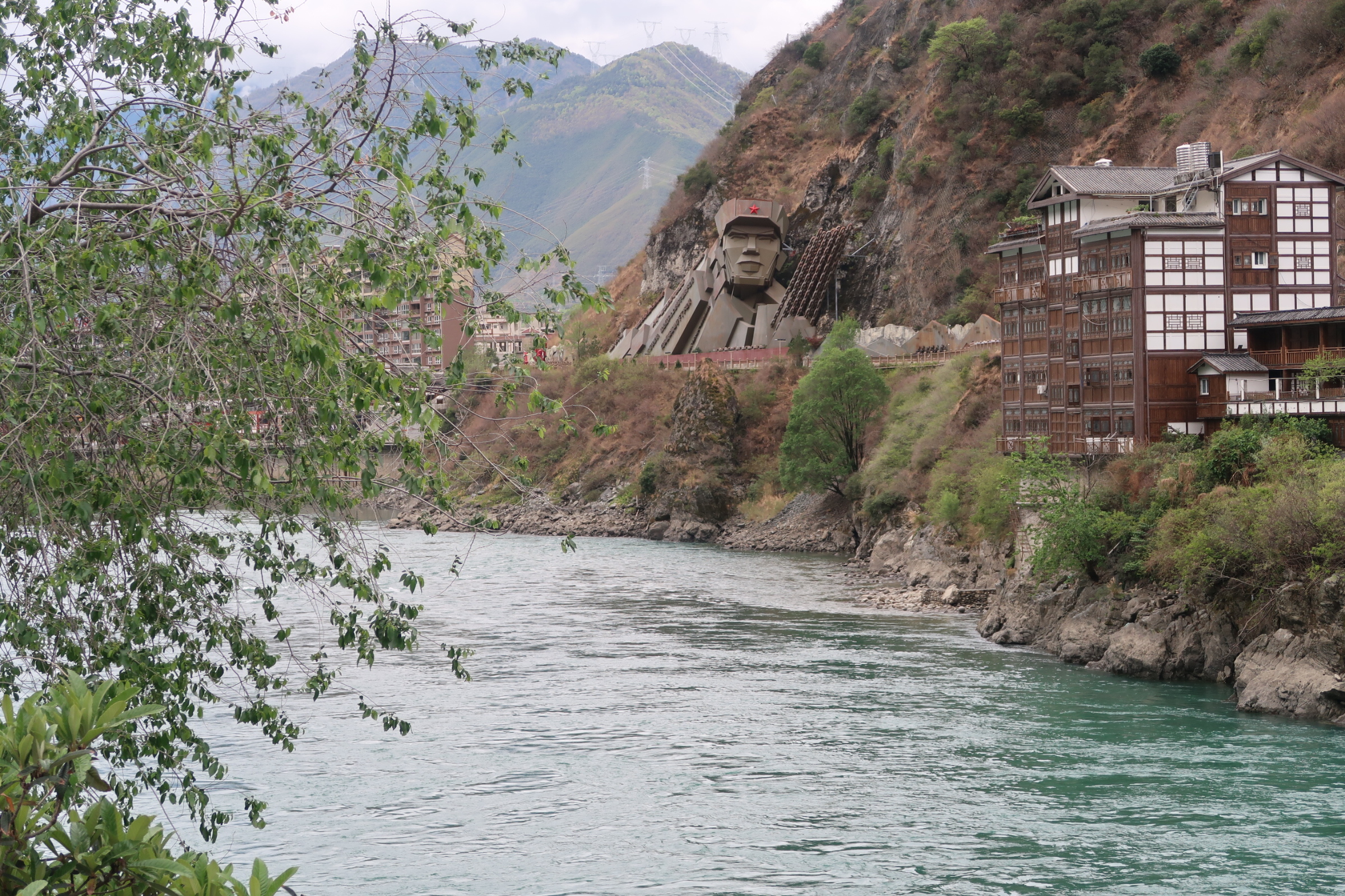 How a Daring Bridge Crossing Saved the Red Army