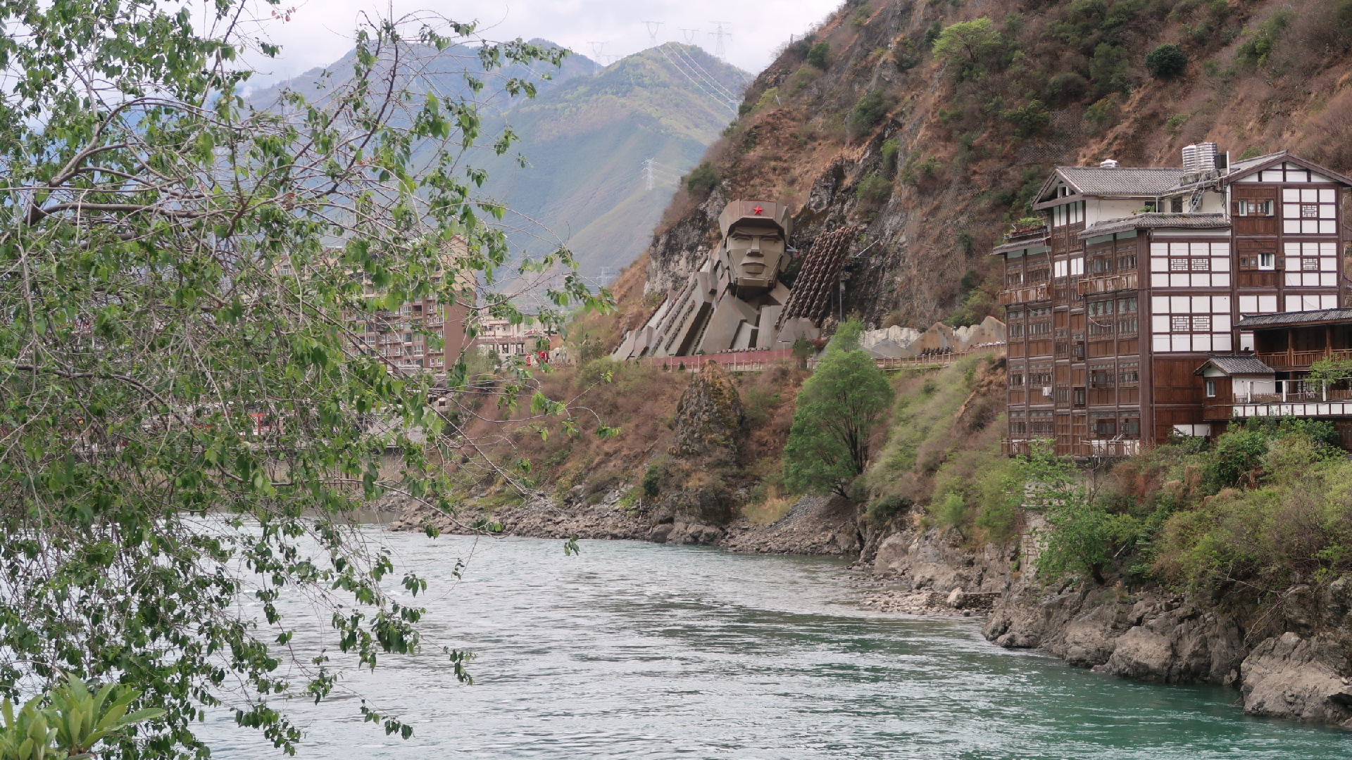 How a Daring Bridge Crossing Saved the Red Army