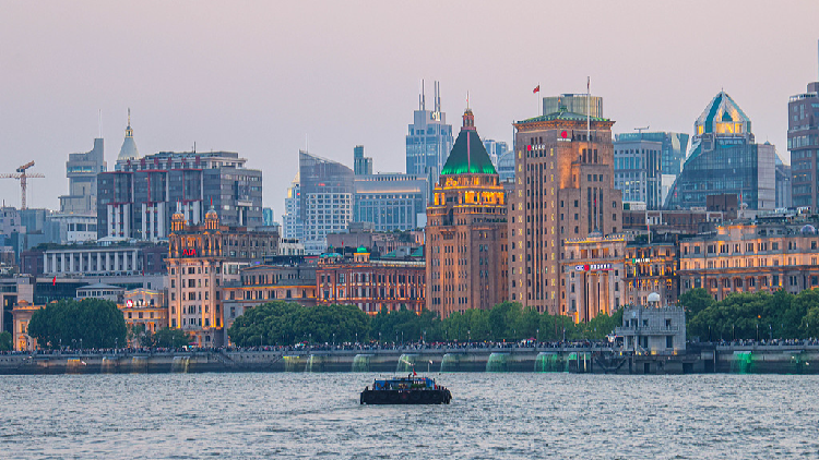 Live: Enchanting nighttime views of Shanghai along Huangpu River