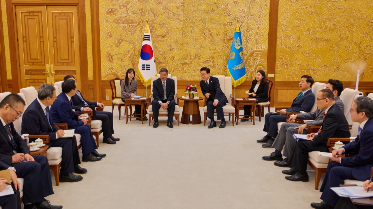 The two sides exchanged views on strengthening China-ROK economic and trade cooperation at the presidential office in Seoul, Republic of Korea, on May 13, 2026. 