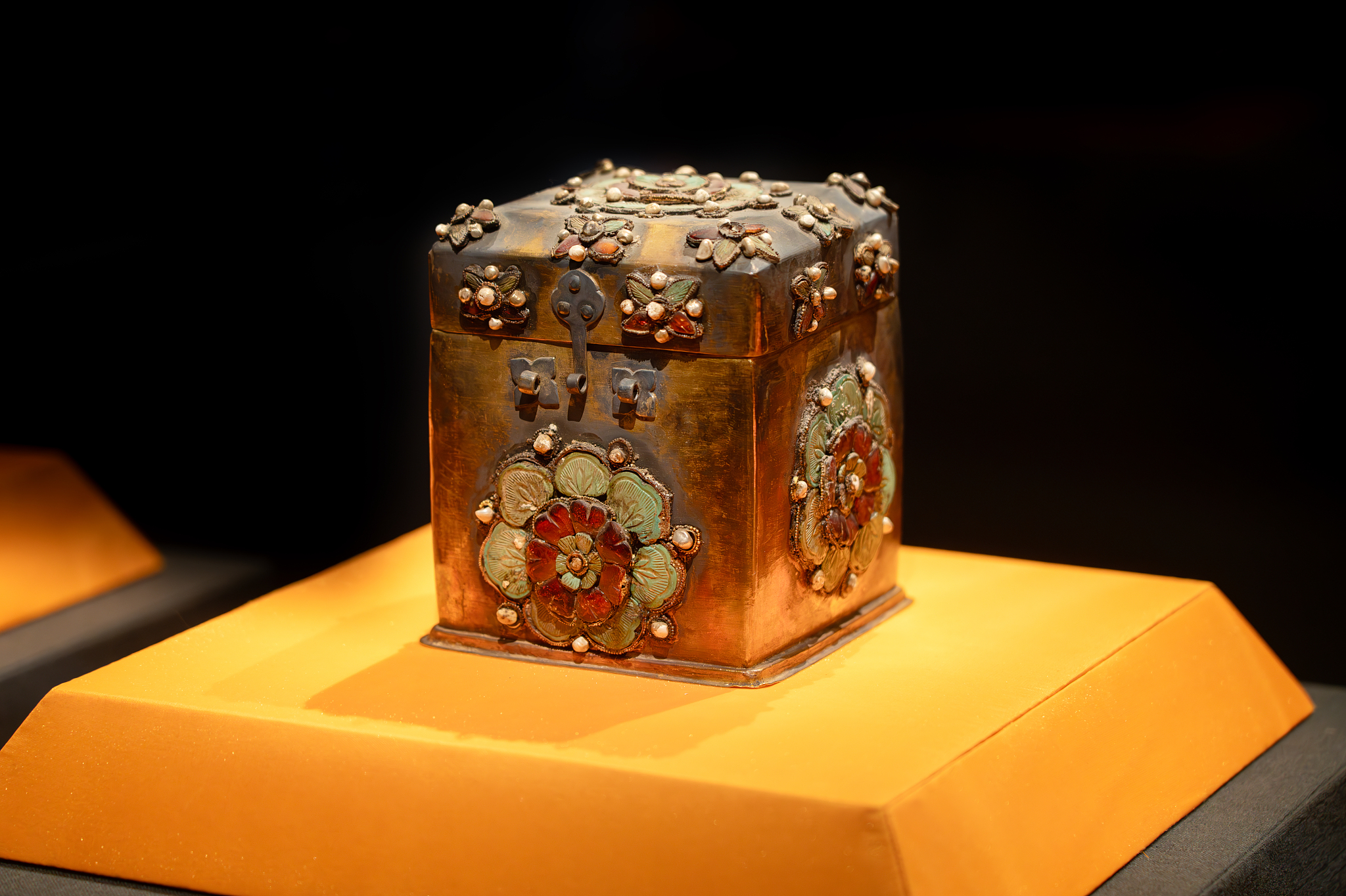 Tang Dynasty masterpiece for the Buddha's relic