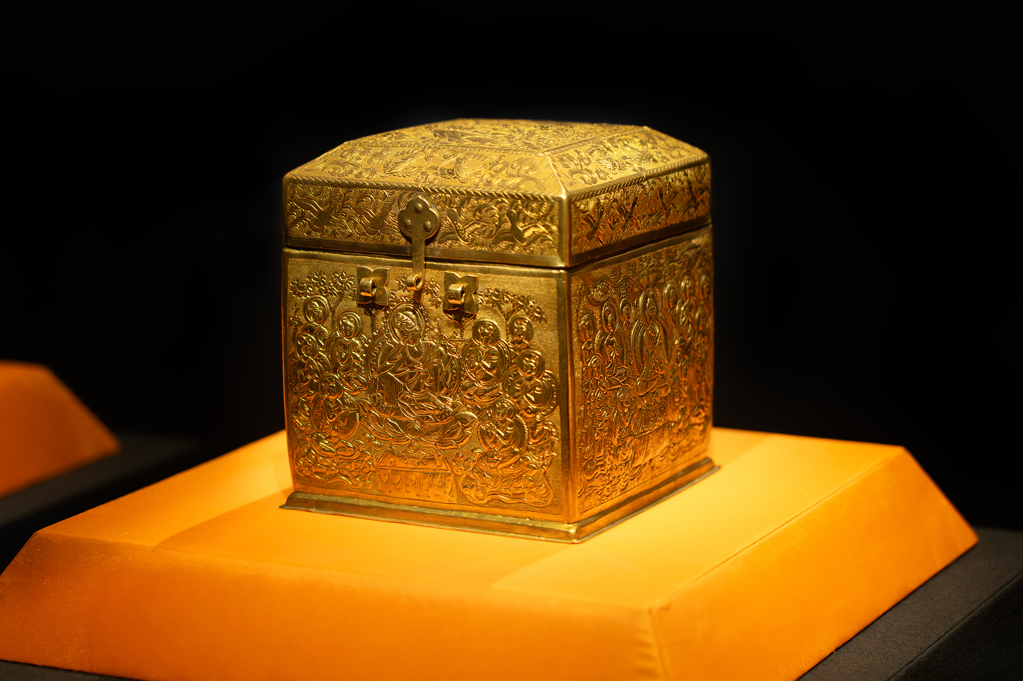 Tang Dynasty masterpiece for the Buddha's relic