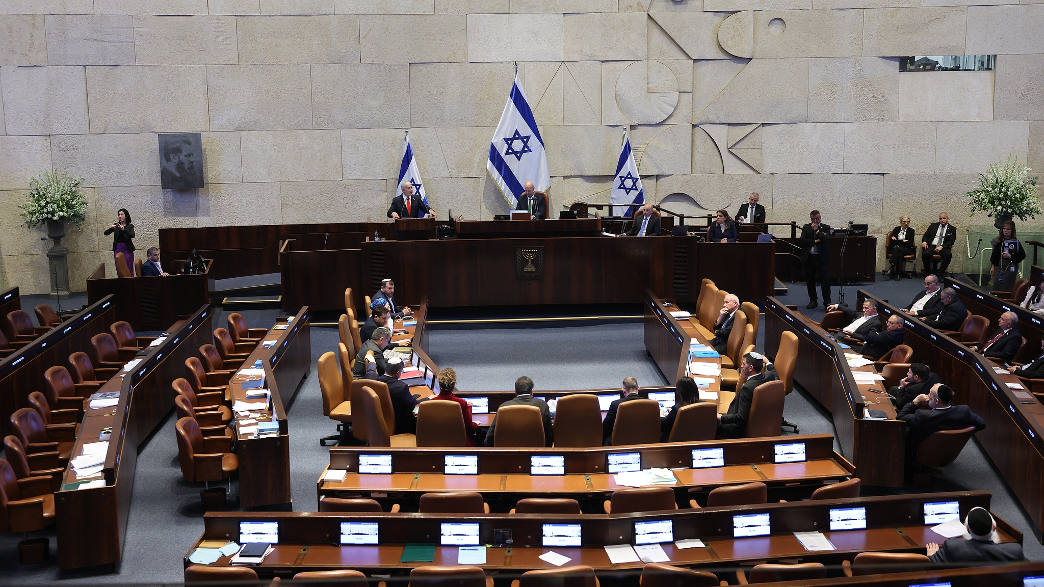 Israeli ruling coalition submits bill to dissolve parliament