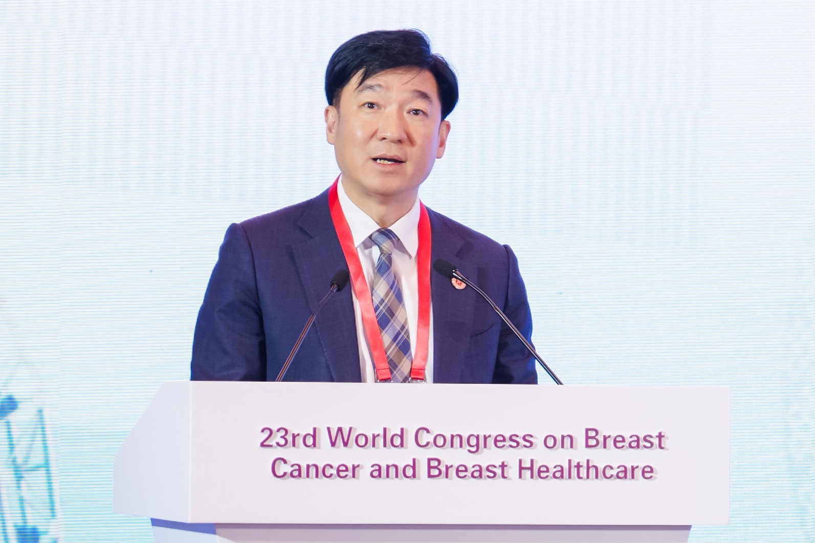 Hao Jihui delivers remarks during the 23rd World Congress on Breast Cancer and Breast Healthcare in Tianjin, China, May 9, 2026. /China Anti-Cancer Association