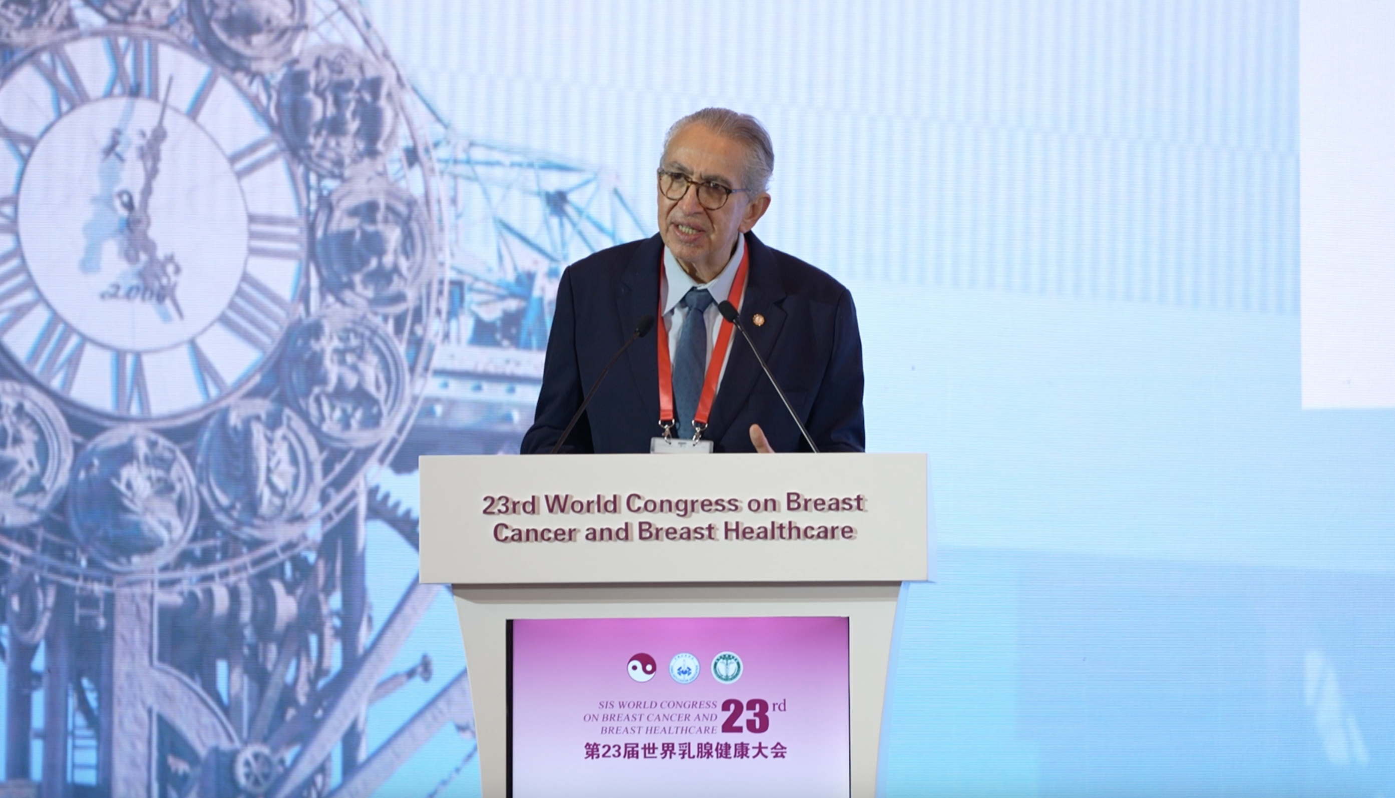 Maurício Magalhães Costa delivers a speech during the 23rd World Congress on Breast Cancer and Breast Healthcare in Tianjin, China, May 9, 2026. /CGTN