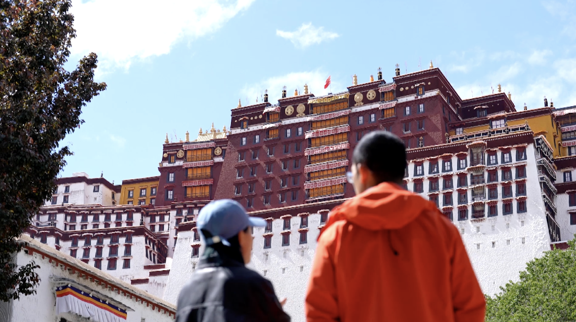 Return to Lhasa: A young guardian of Xizang's heritage