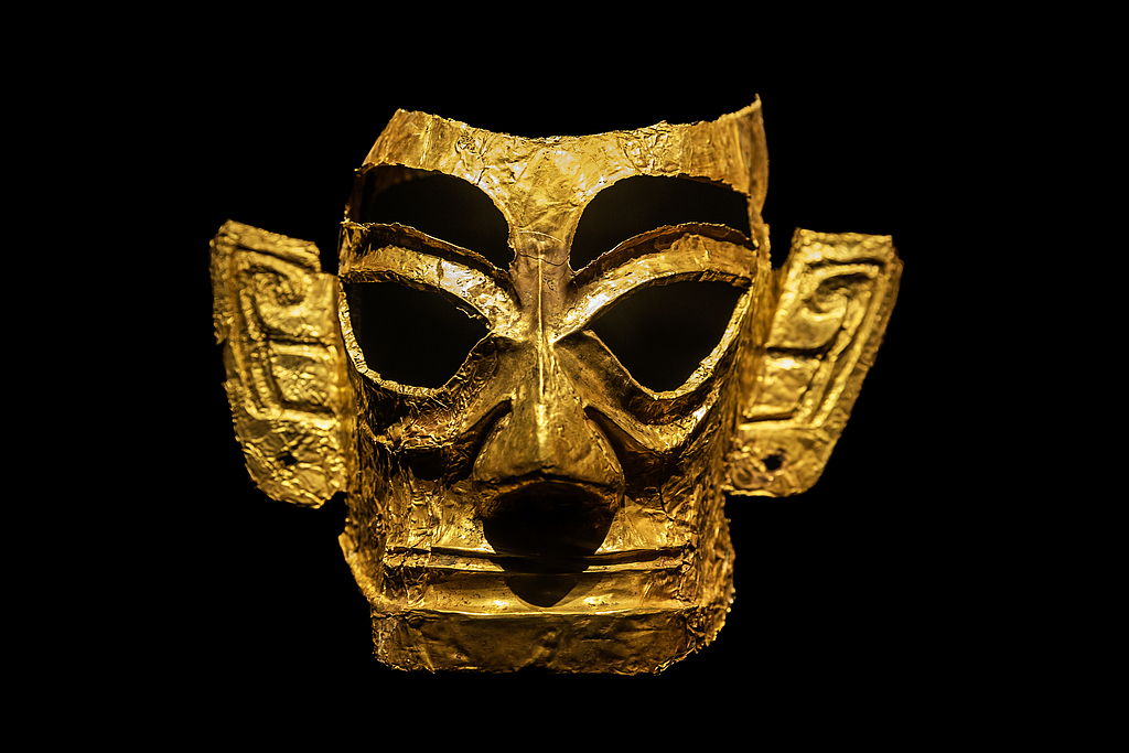 Iconic Sanxingdui golden mask, Sanxingdui Museum, Guanghan City, southwest China's Sichuan Province. /VCG