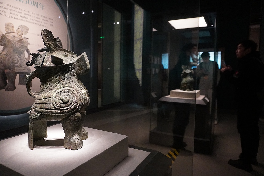 Owl-shaped bronze vessel of Fu Hao, made in Shang Dynasty (1600 BC-1046 BC), Henan Museum, Zhengzhou City, central China's Henan Province. /VCG