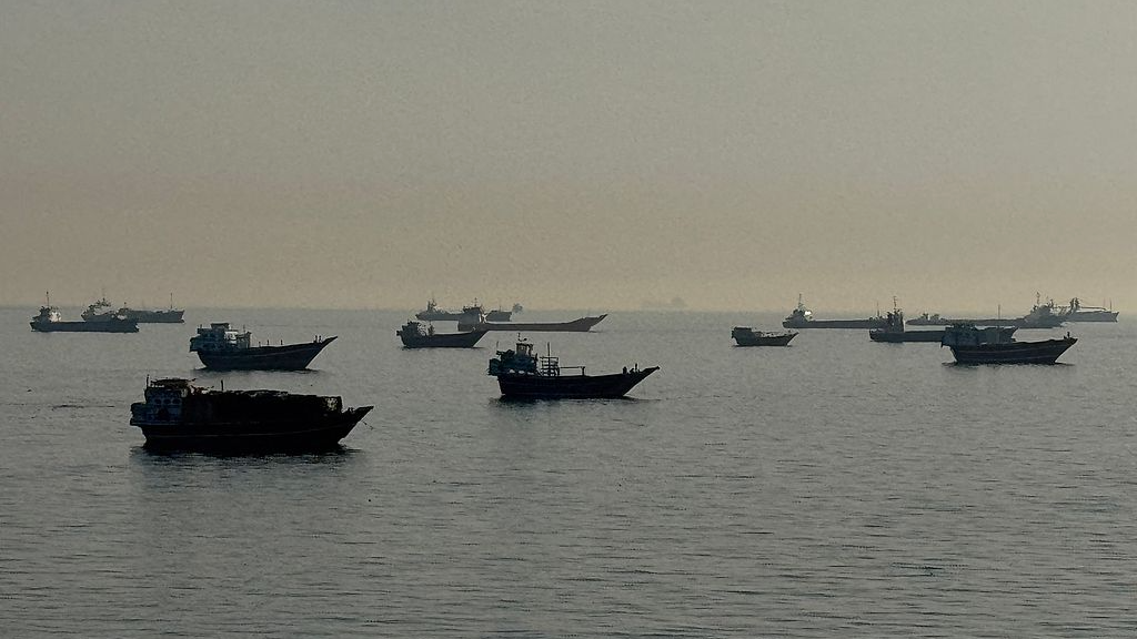 Live: Negotiations between US and Iran remain deadlocked 