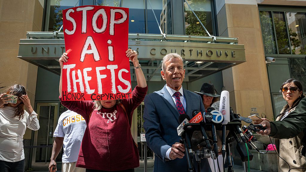 Attorney Marc Toberoff, representing Elon Musk, speaks during a press conference outside federal court in Oakland, California, the US, May 18, 2026. /VCG