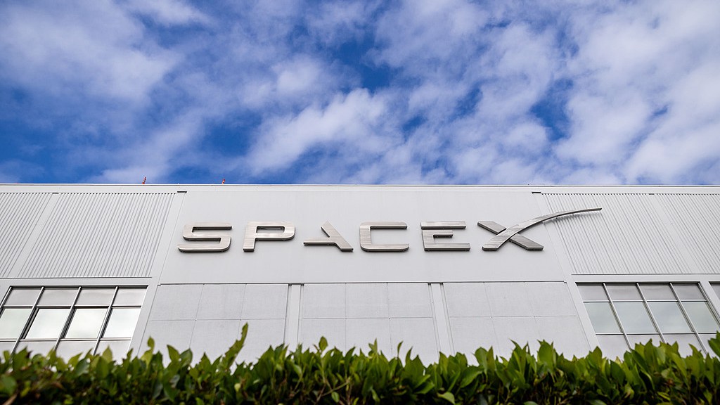 Musk's SpaceX discloses filing for blockbuster IPO
