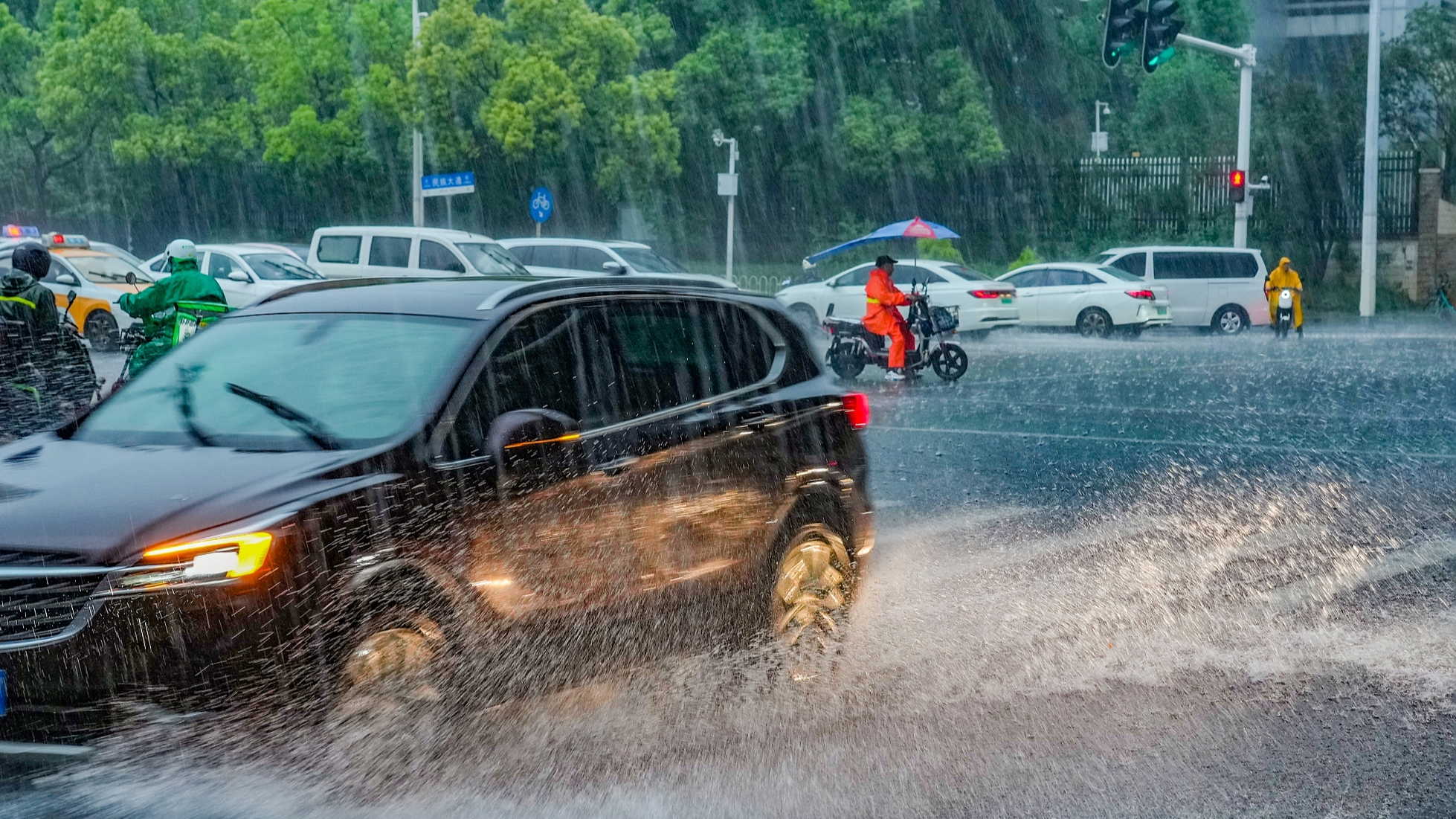 Wuhan, central China's Hubei Province, experiences heavy rain, May 18, 2026. /VCG