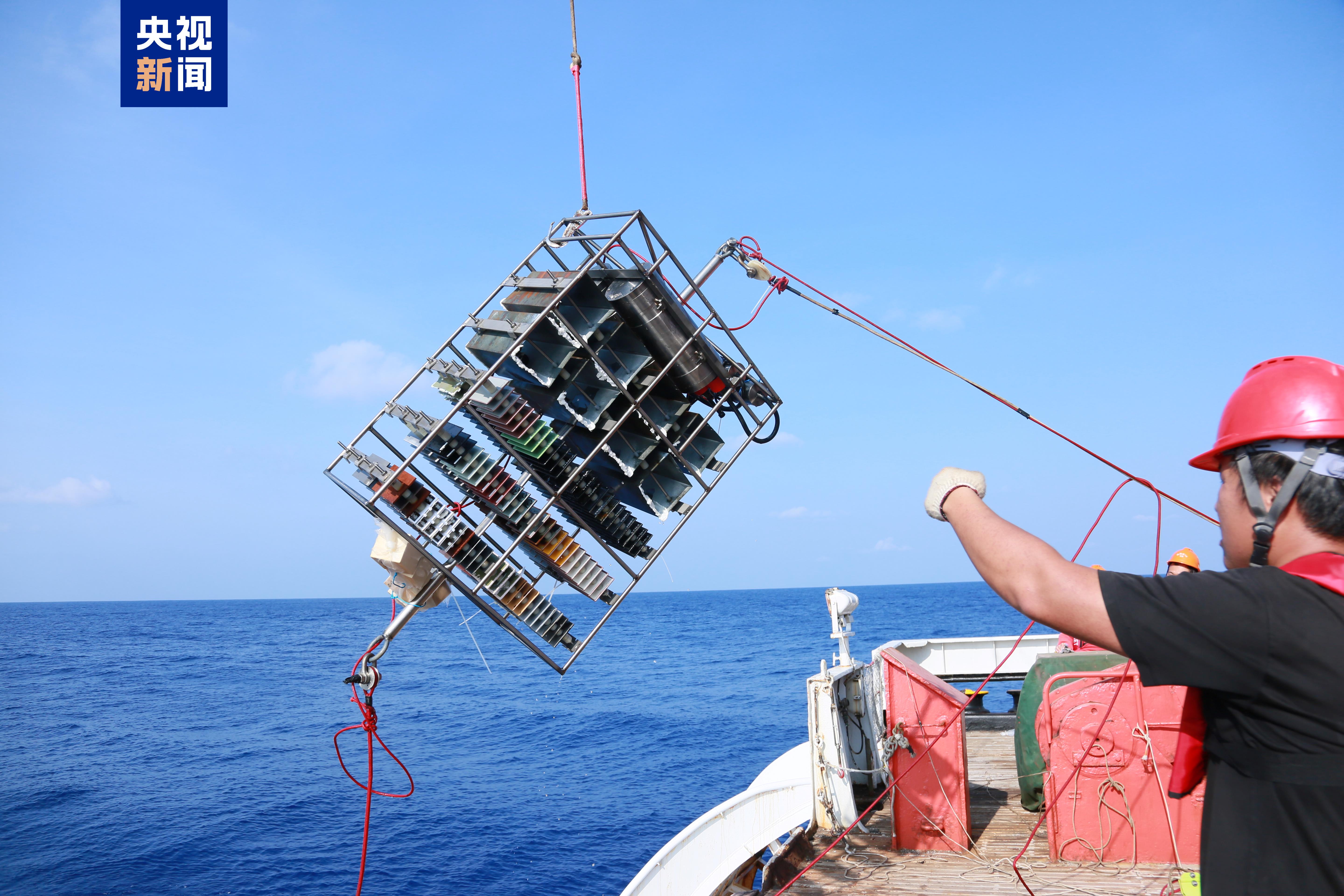 Researchers recover test specimens. /CMG